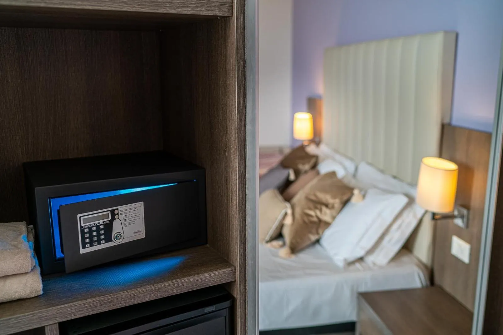 Other, Bed in Hotel Karinzia