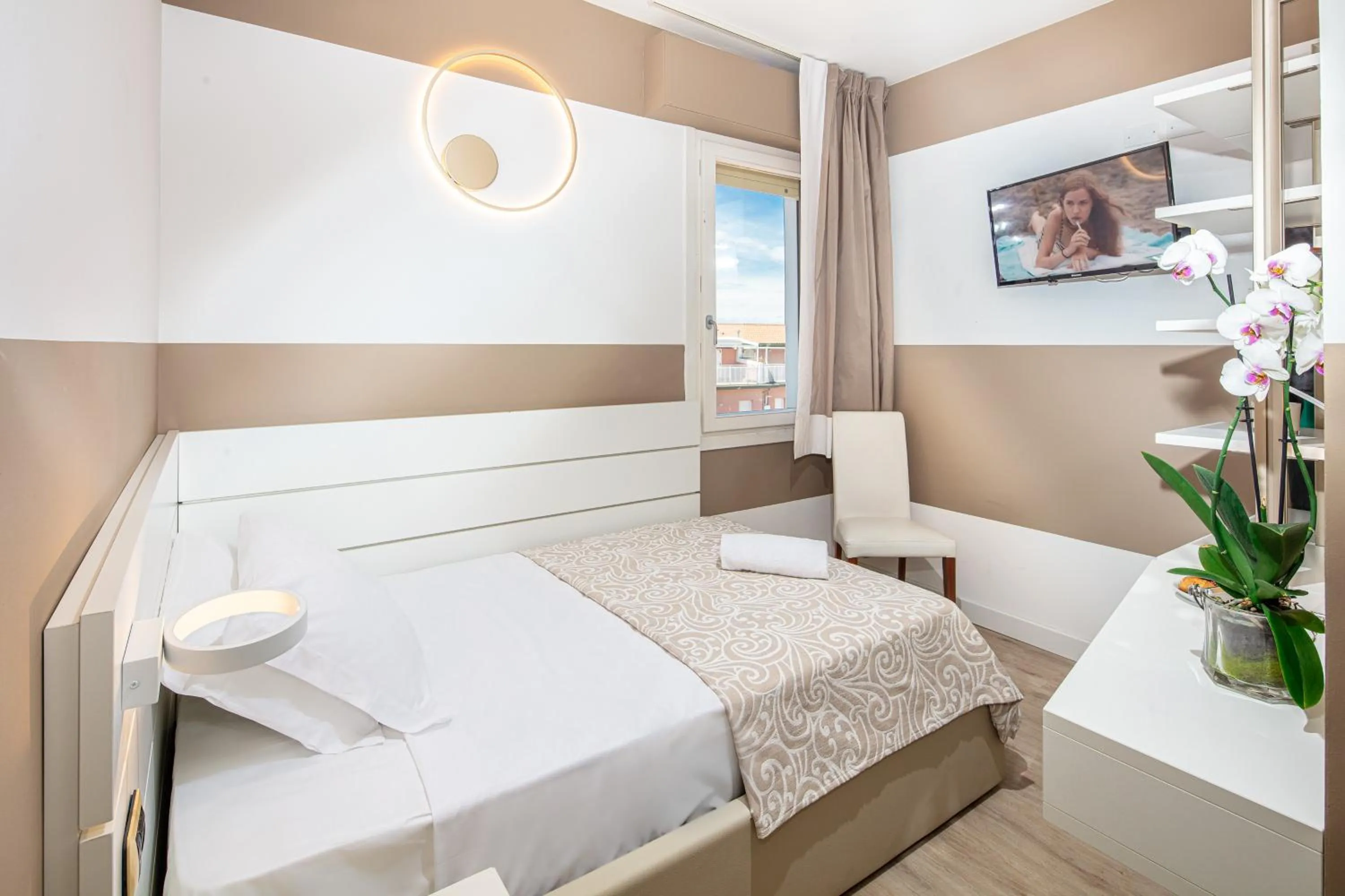 TV and multimedia, Bed in Hotel Karinzia