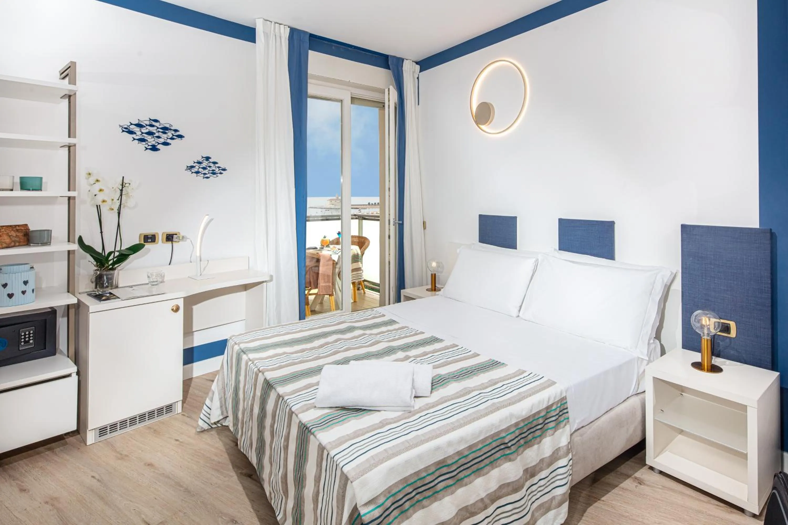 Bedroom, Bed in Hotel Karinzia