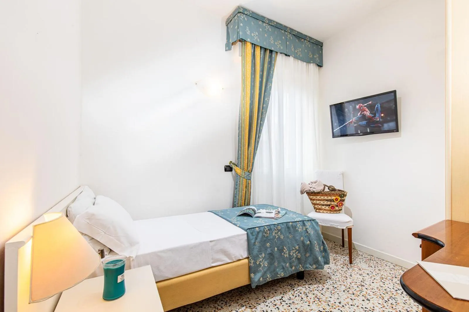 Bed in Hotel Karinzia