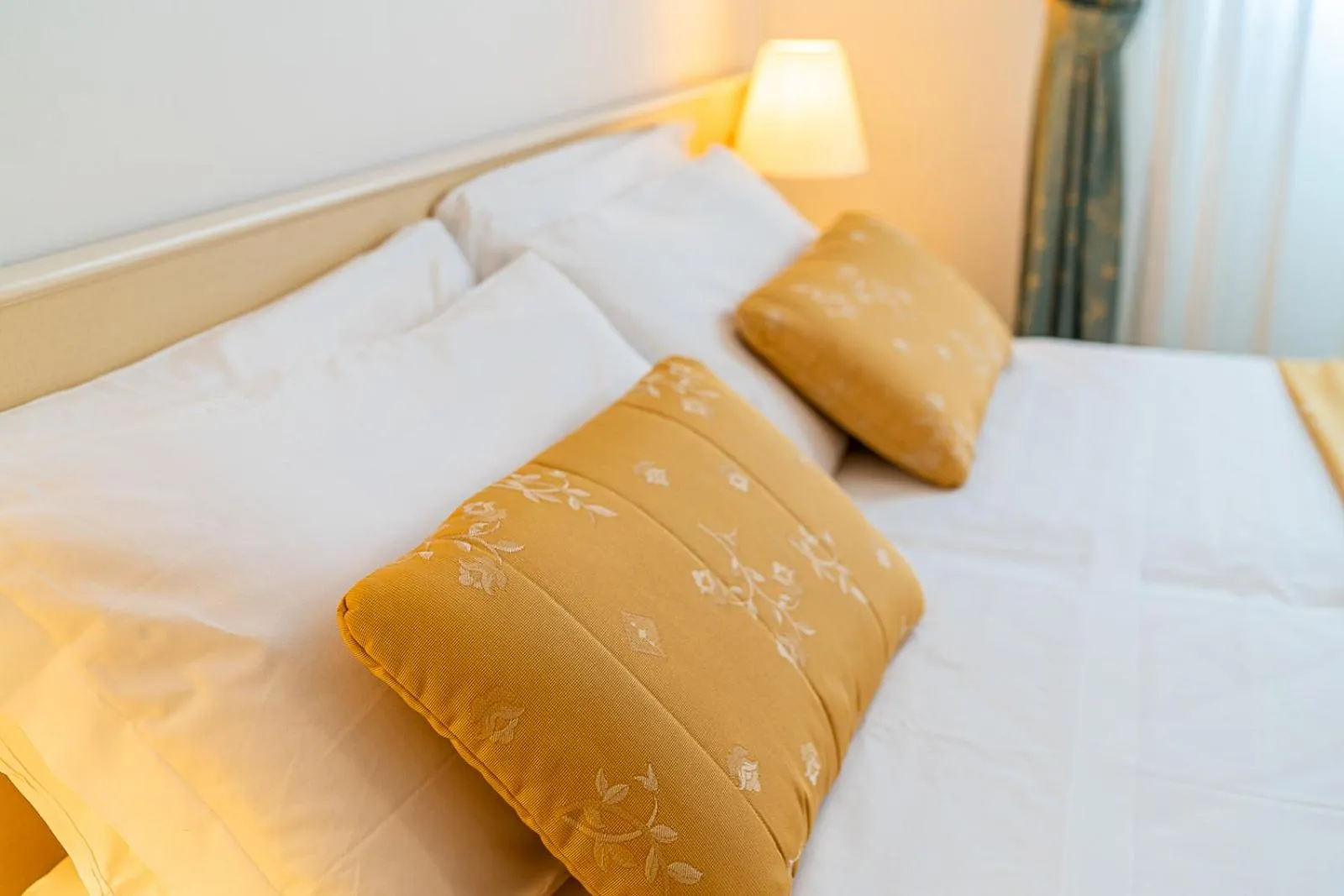 Bed in Hotel Karinzia