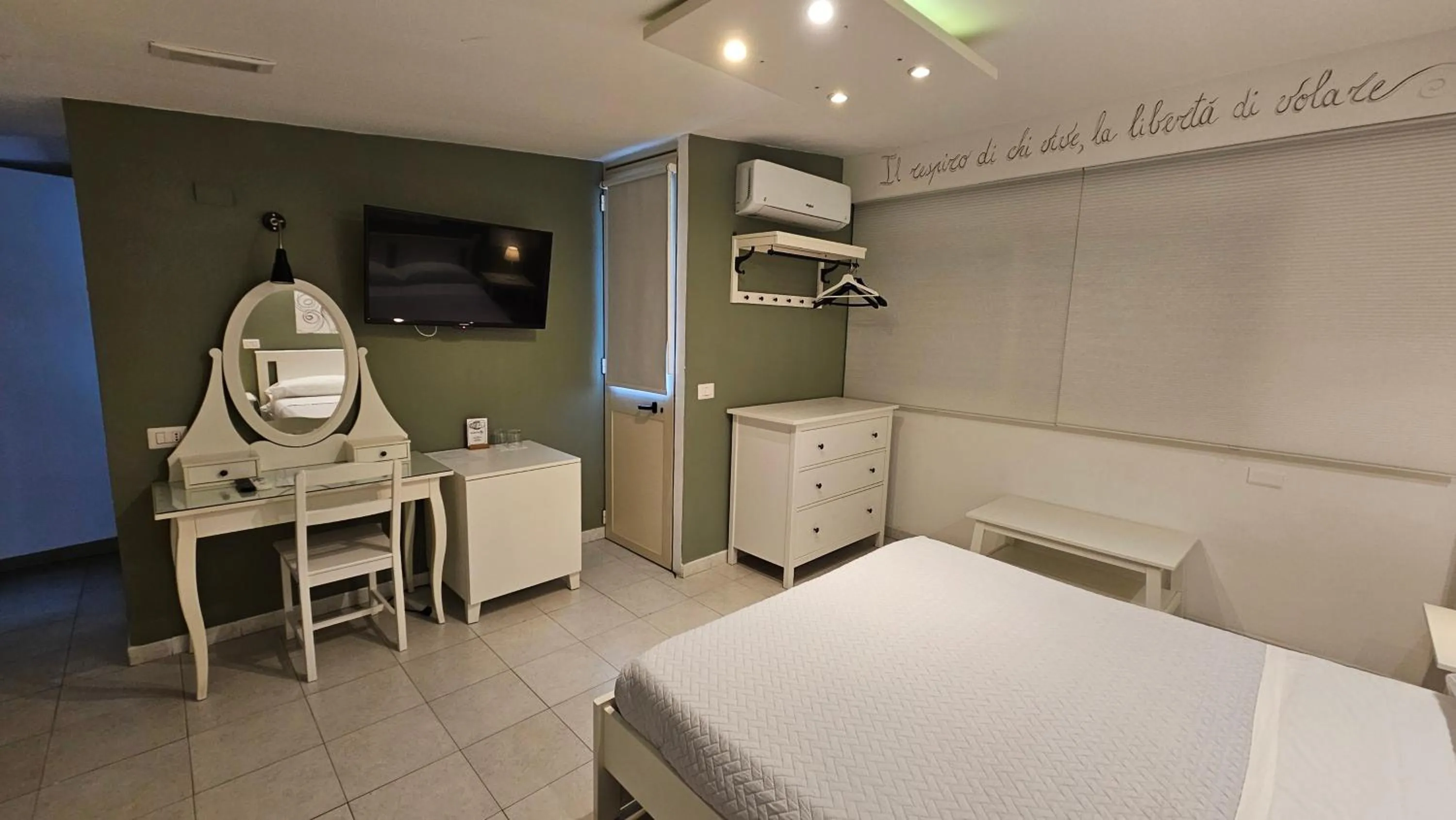 Bedroom, Bed in B&B Triskèles Adult Only