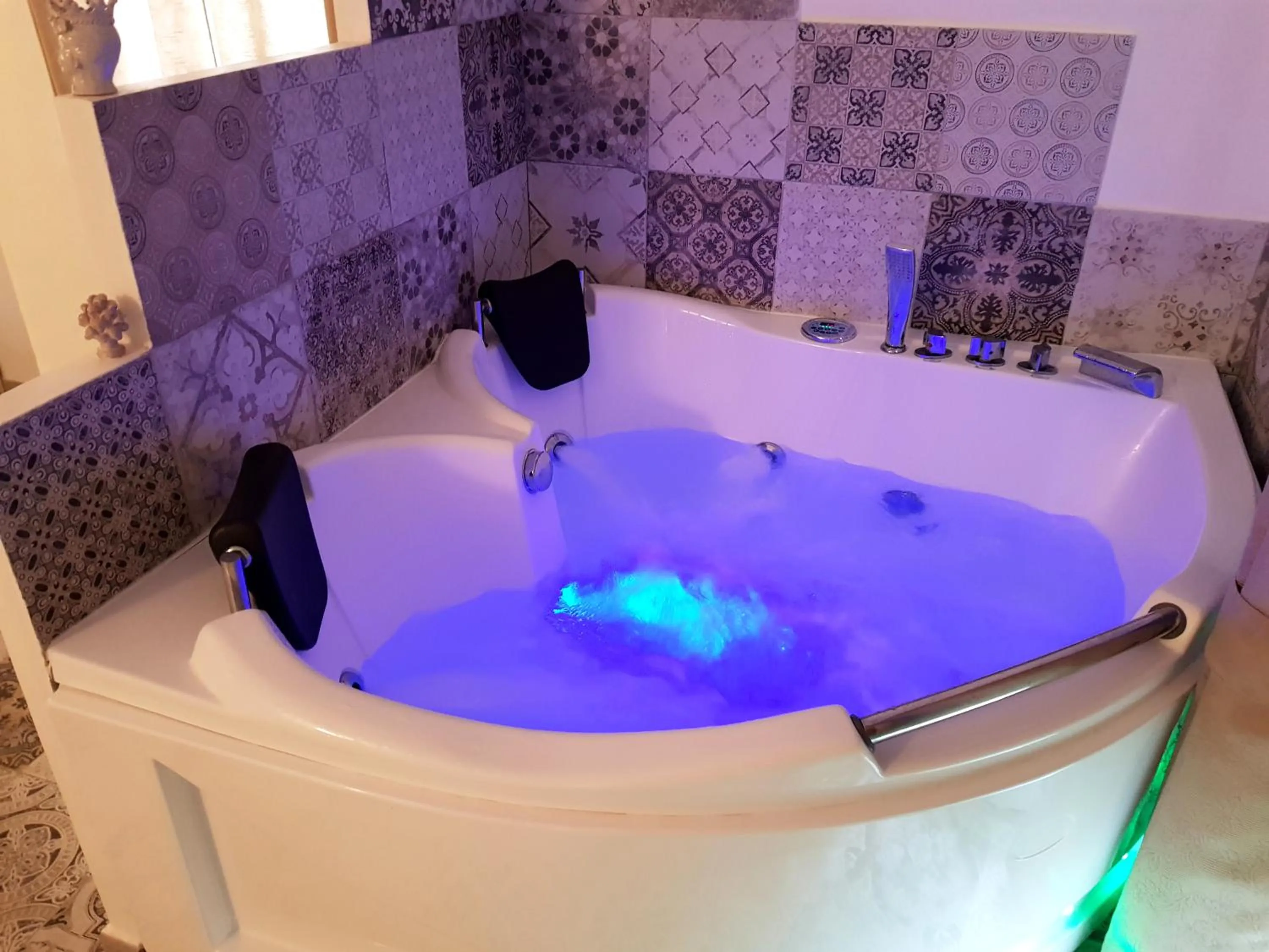 Hot Tub in B&B Triskèles