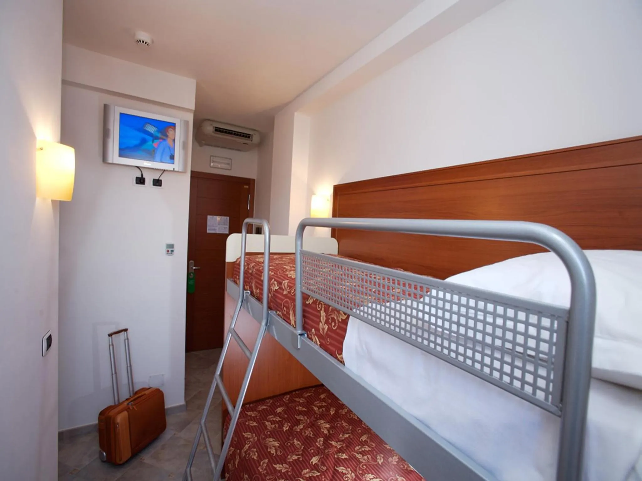 bunk bed, Bed in Hotel Boracay