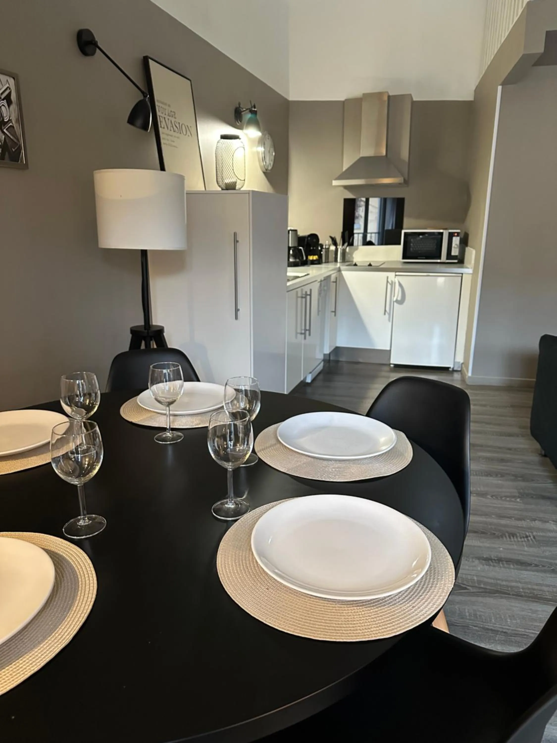 kitchen in La Maison Vieille Maison d'Hôtes & Gîtes