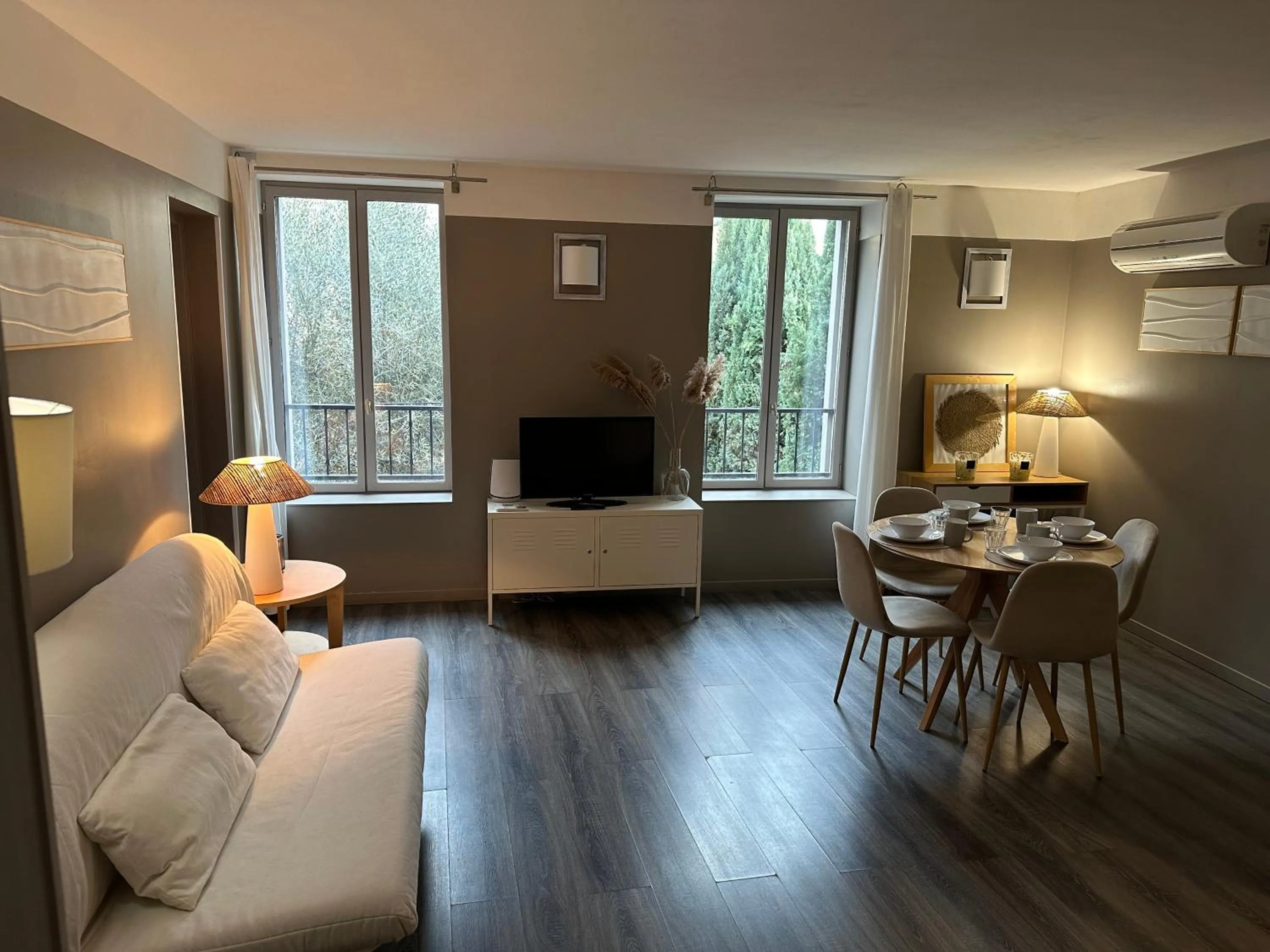 Photo of the whole room in La Maison Vieille Maison d'Hôtes & Gîtes