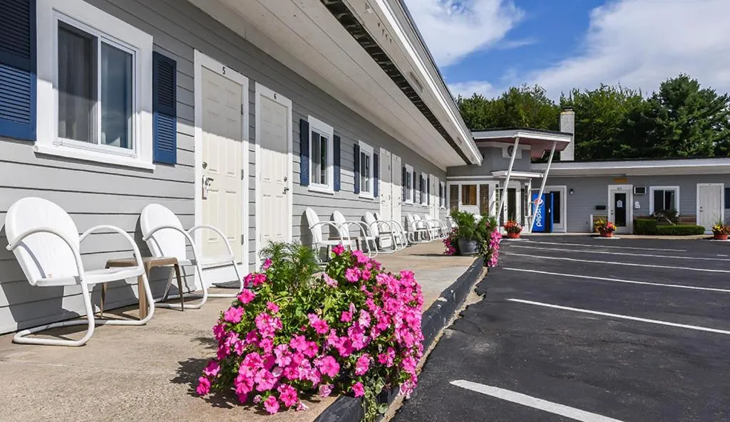 Property building in The Saco Motel