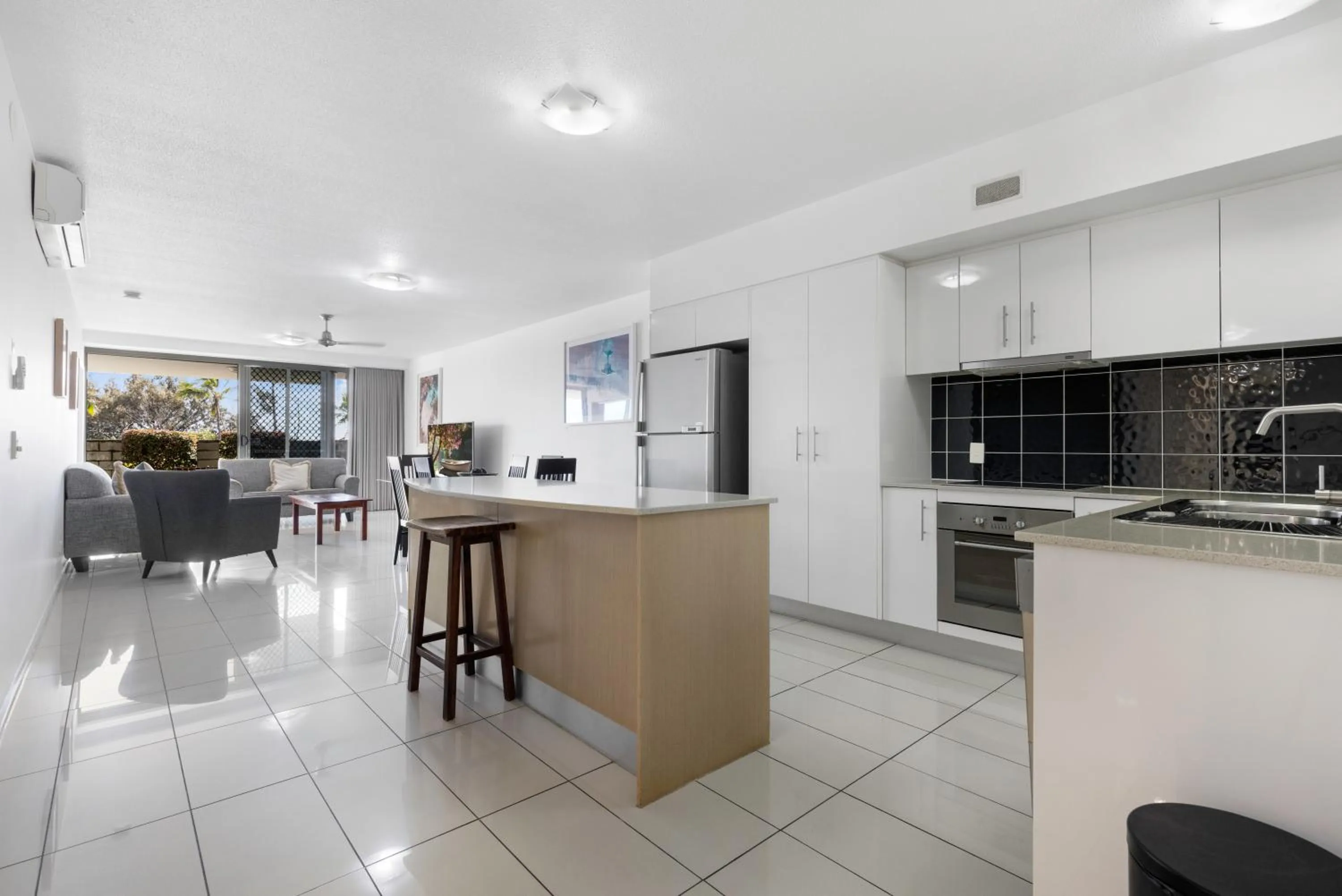 Kitchen or kitchenette in Beaches on Lammermoor Apartments