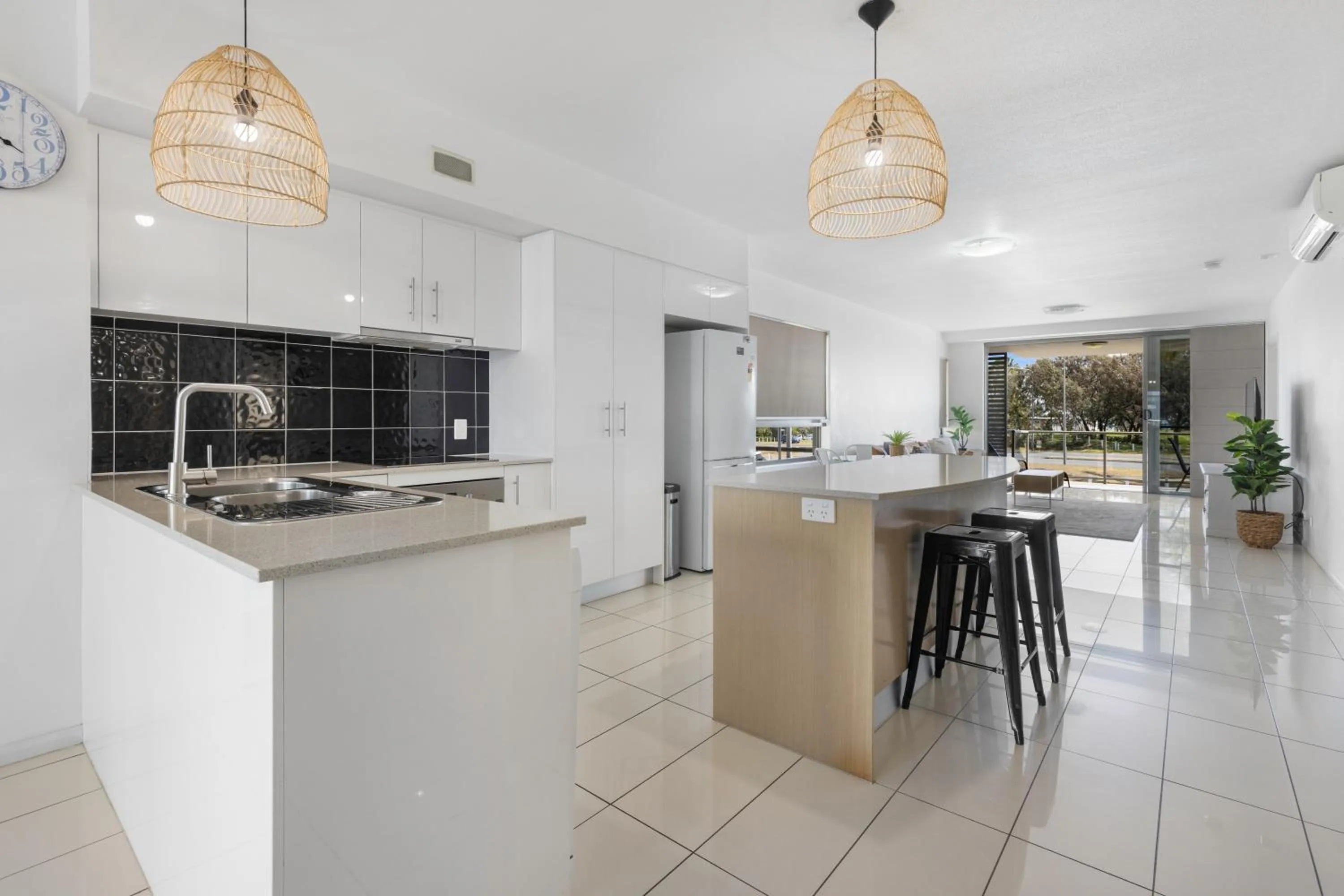 Kitchen or kitchenette in Beaches on Lammermoor Apartments