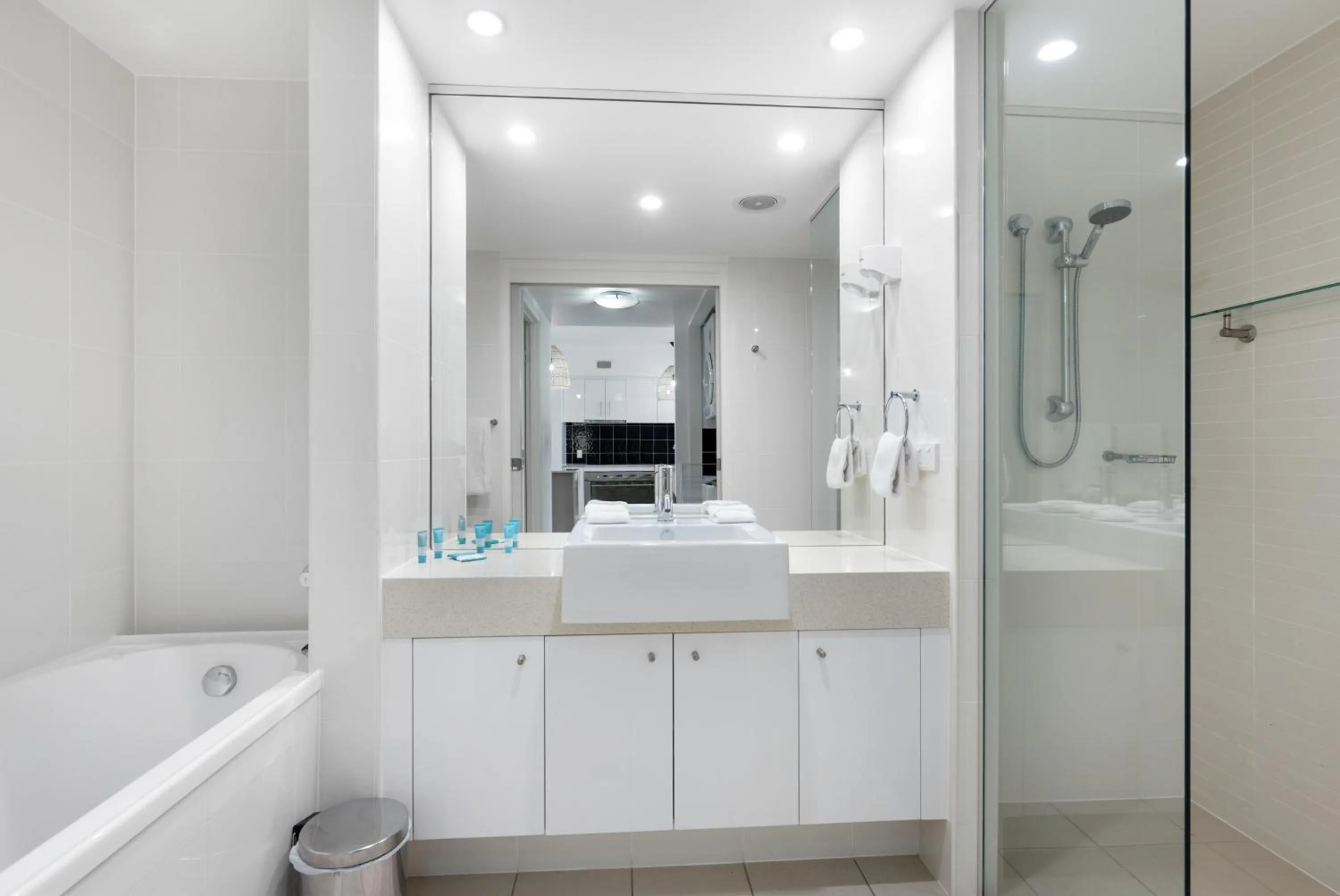 Shower in Beaches on Lammermoor Apartments