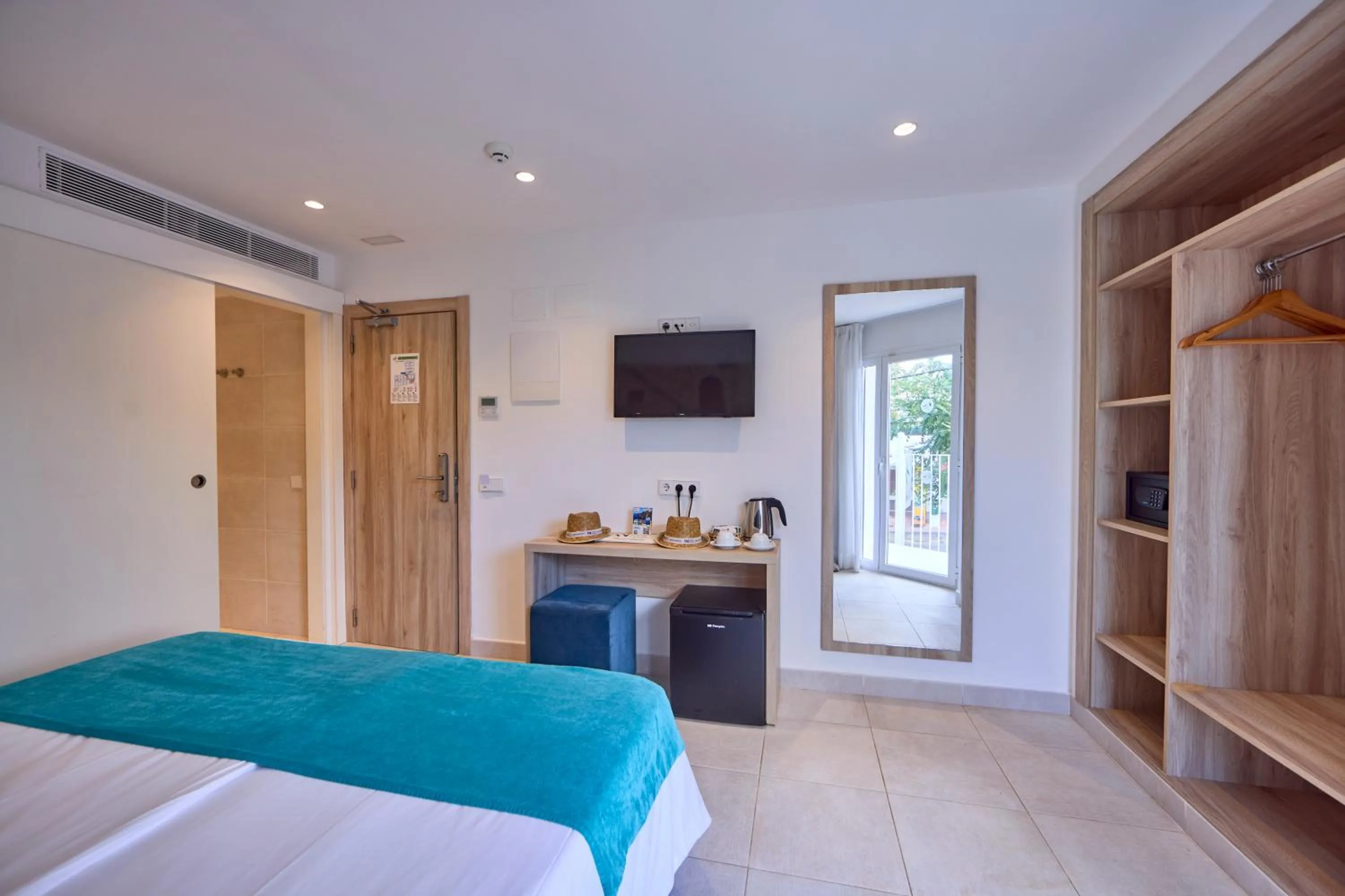 TV and multimedia, Bed in INNER Hotel Rupit "Adults Only"