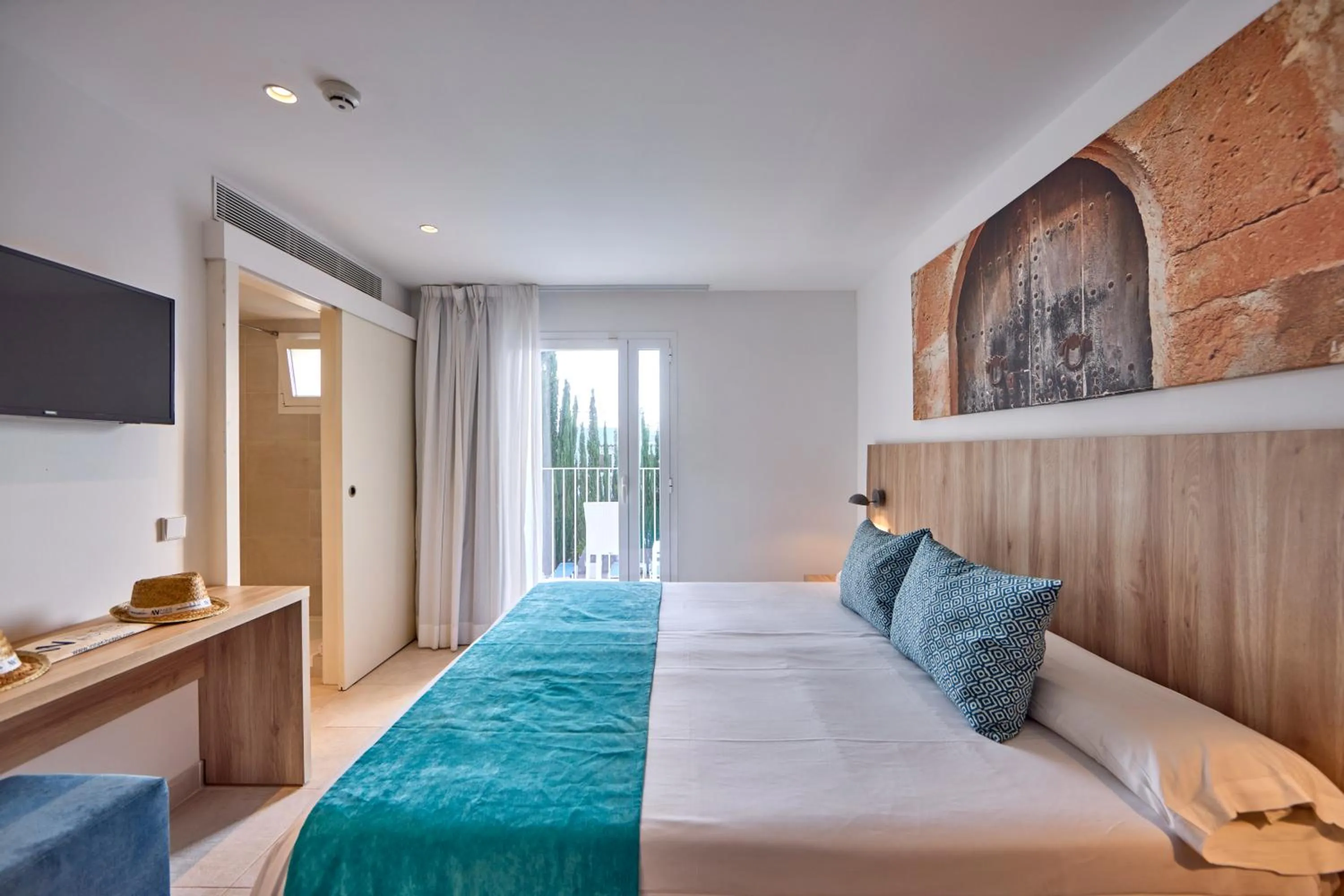 Photo of the whole room, Bed in INNER Hotel Rupit "Adults Only"