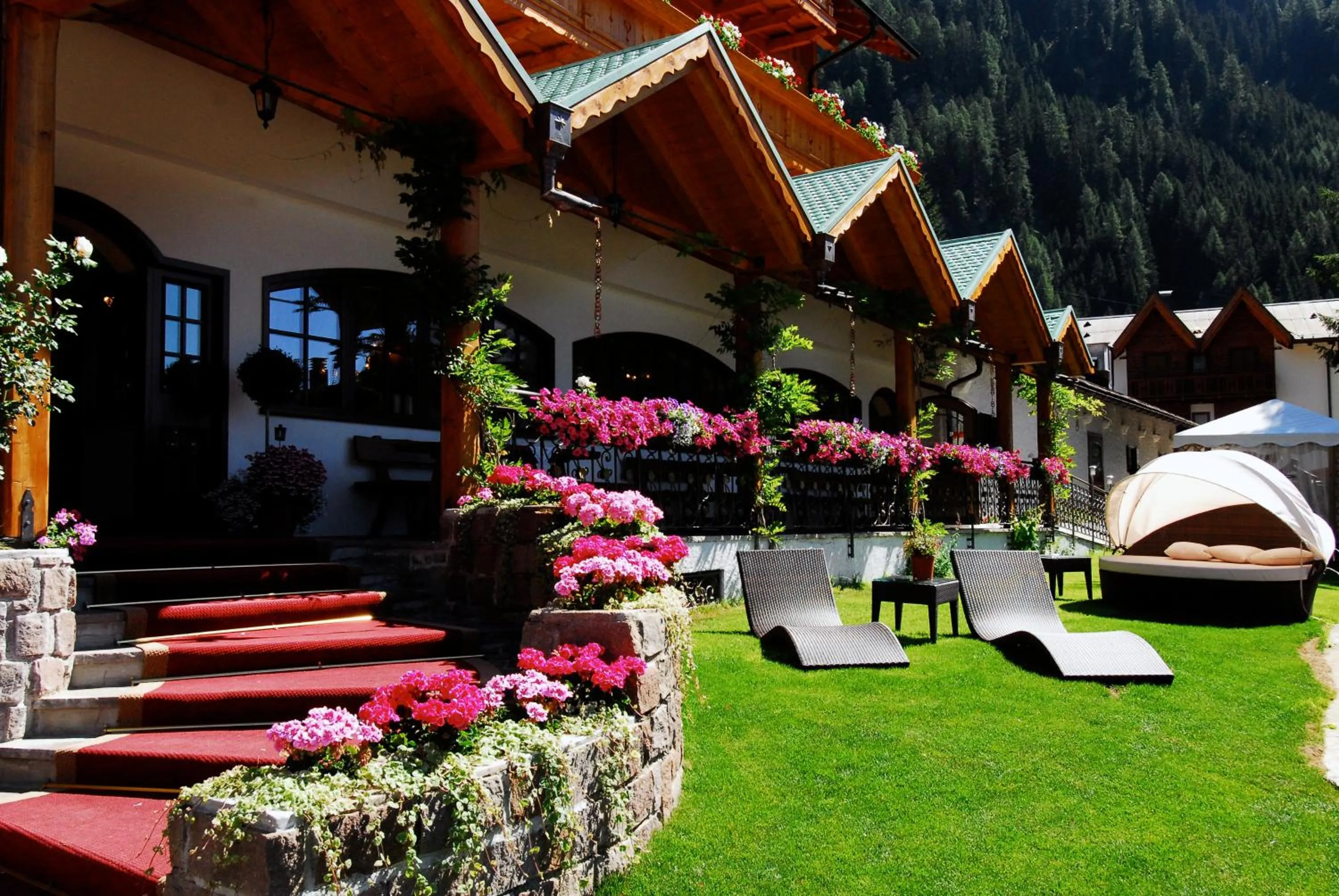 Facade/entrance in Hotel Stalon Alpine Chic