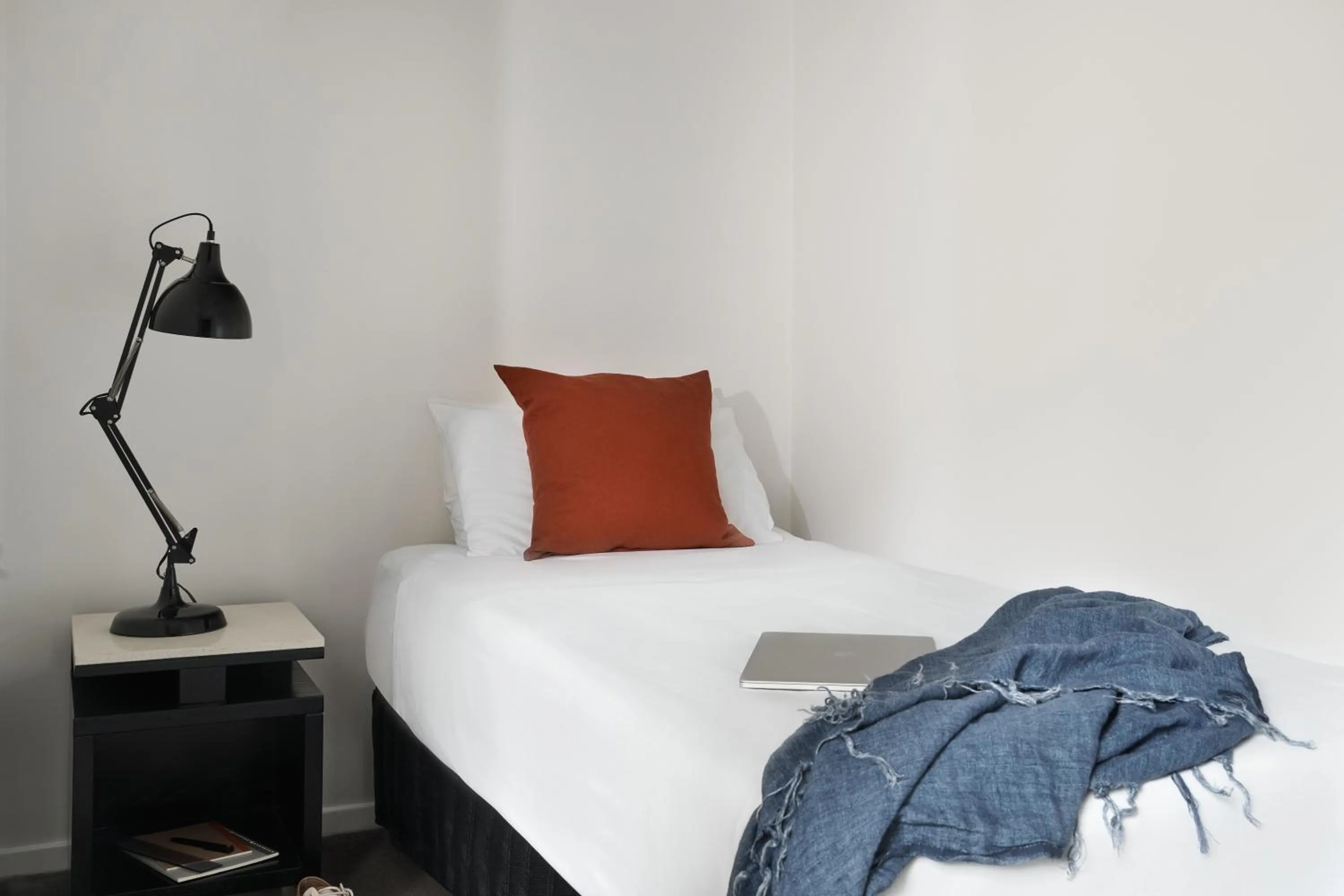 Bedroom, Bed in Punthill Apartment Hotel - Manhattan