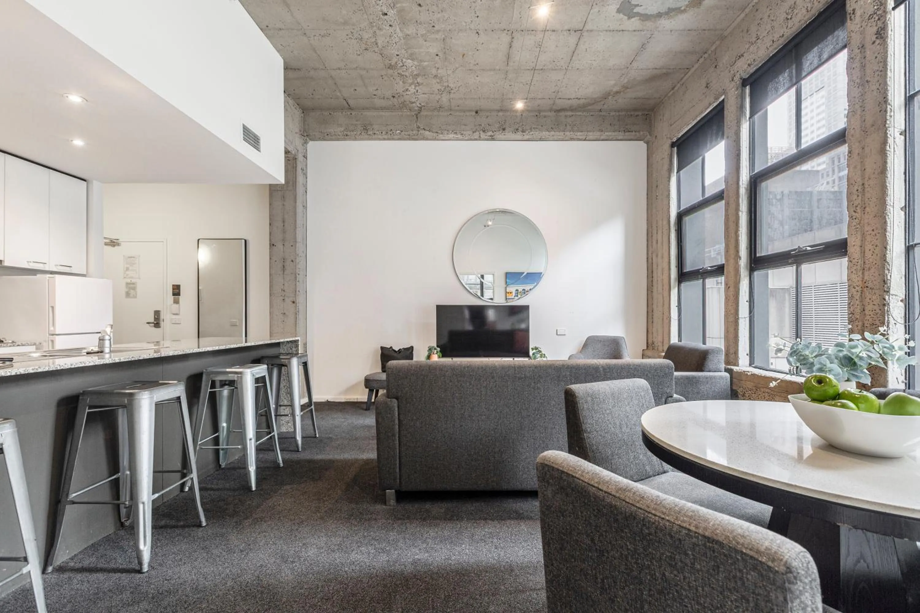 Living room in Punthill Apartment Hotel - Manhattan