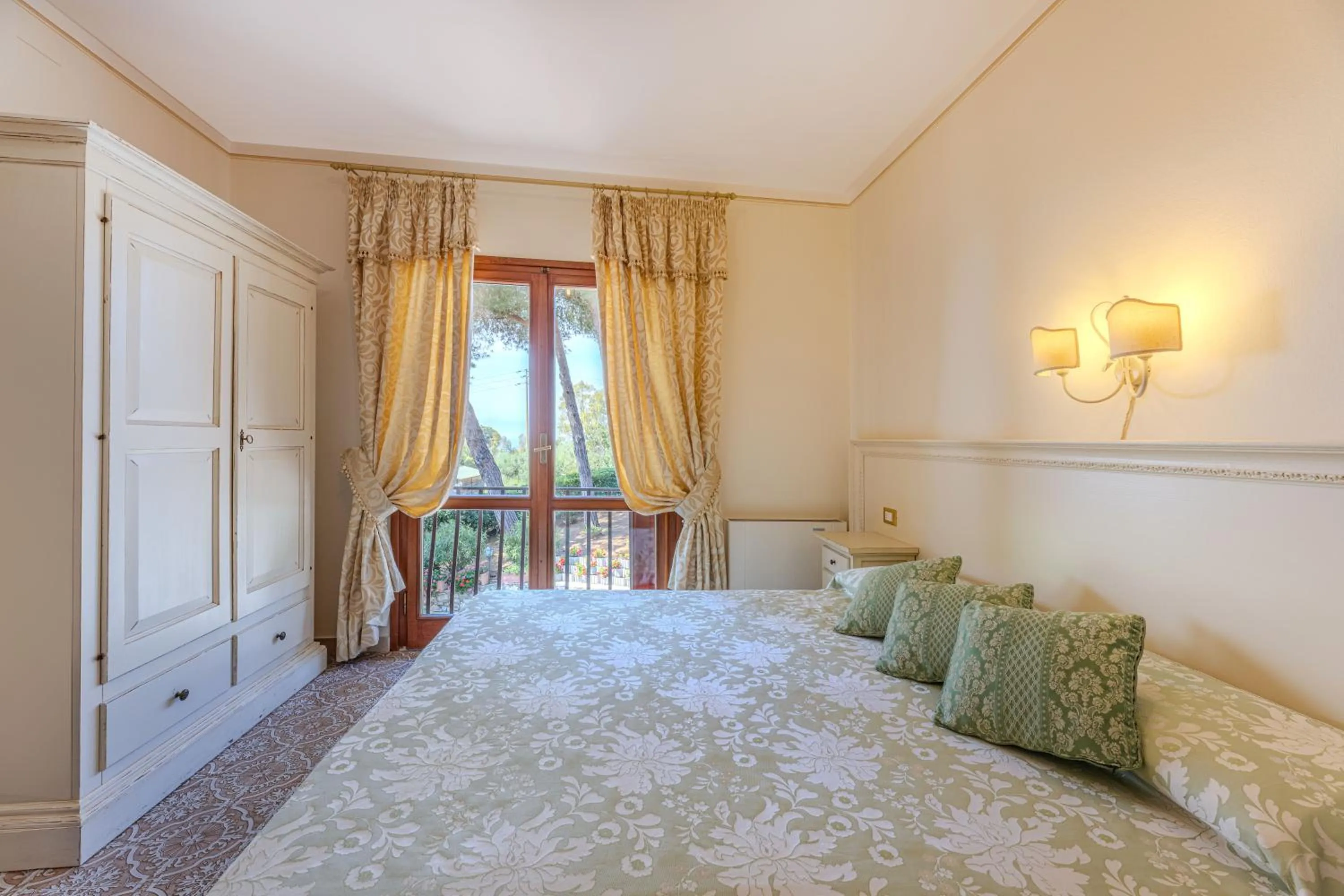 Bedroom in Villa Capitorsola