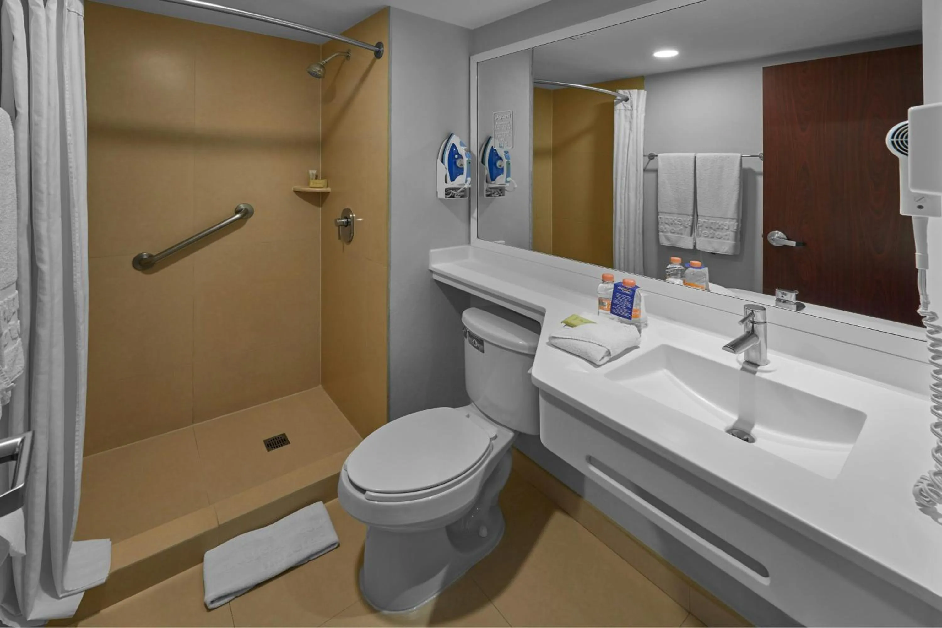 Bathroom in City Express by Marriott Ciudad Obregon