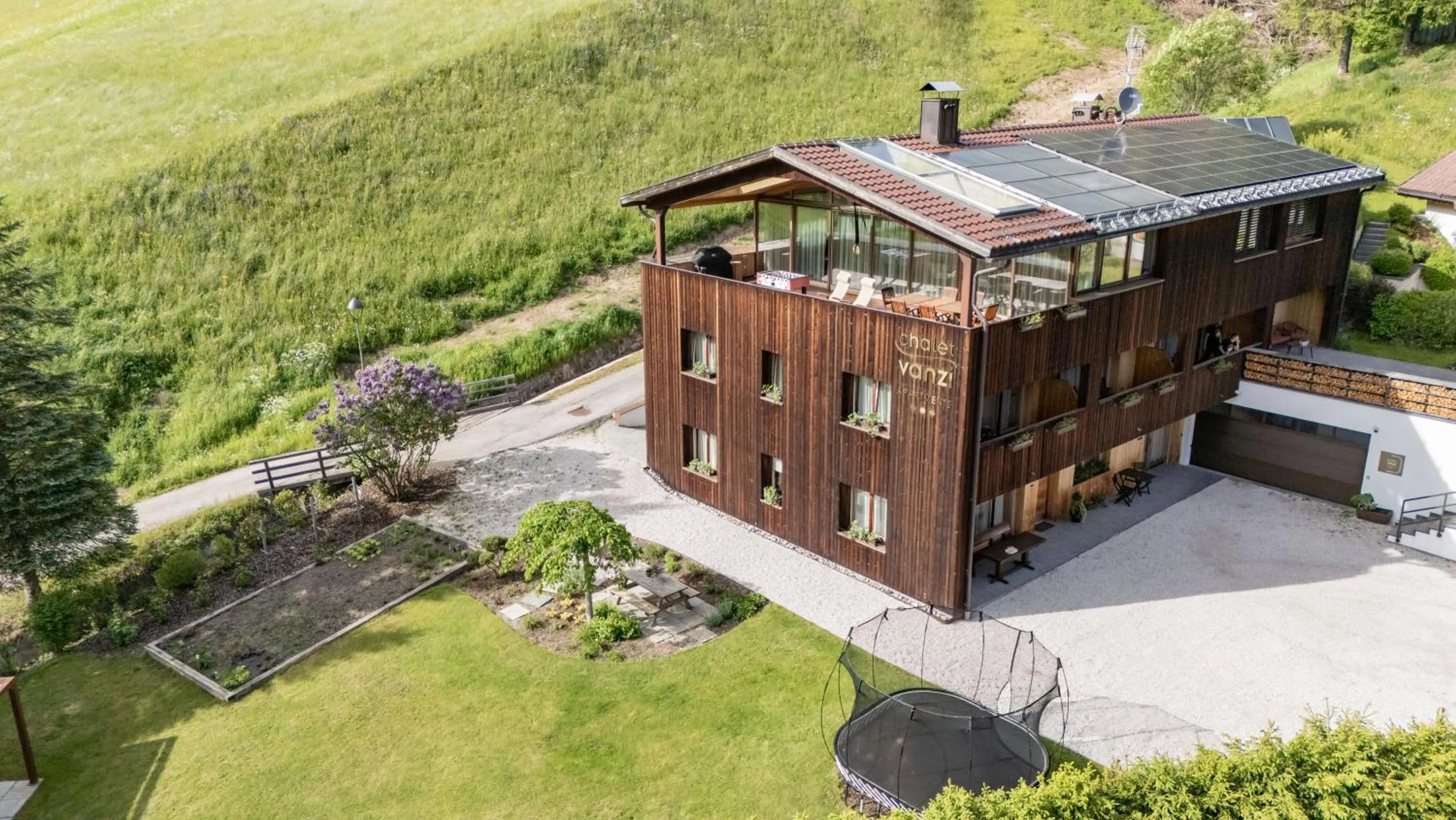 Property building in Chalet Vanzi