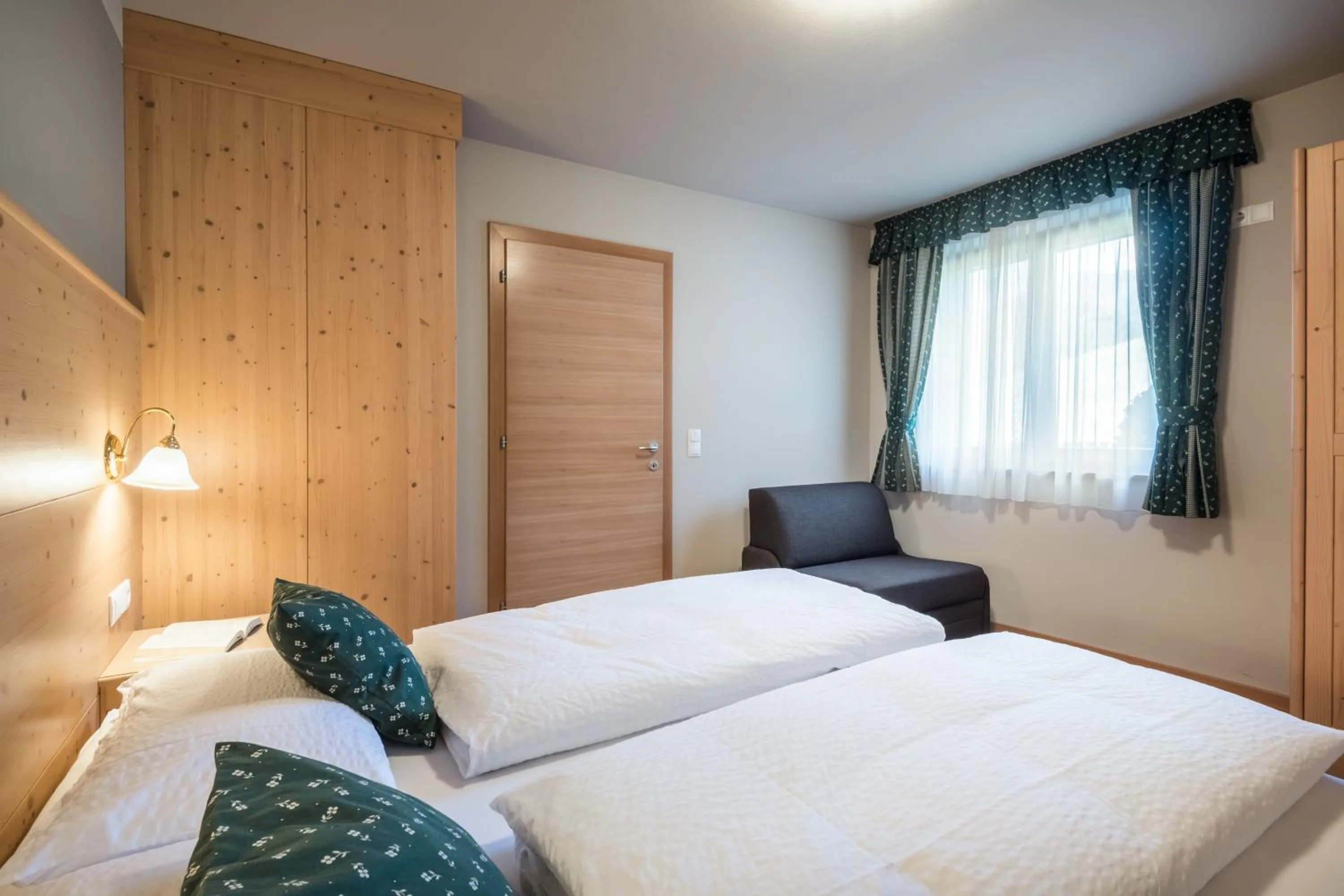 Bedroom, Bed in Chalet Vanzi