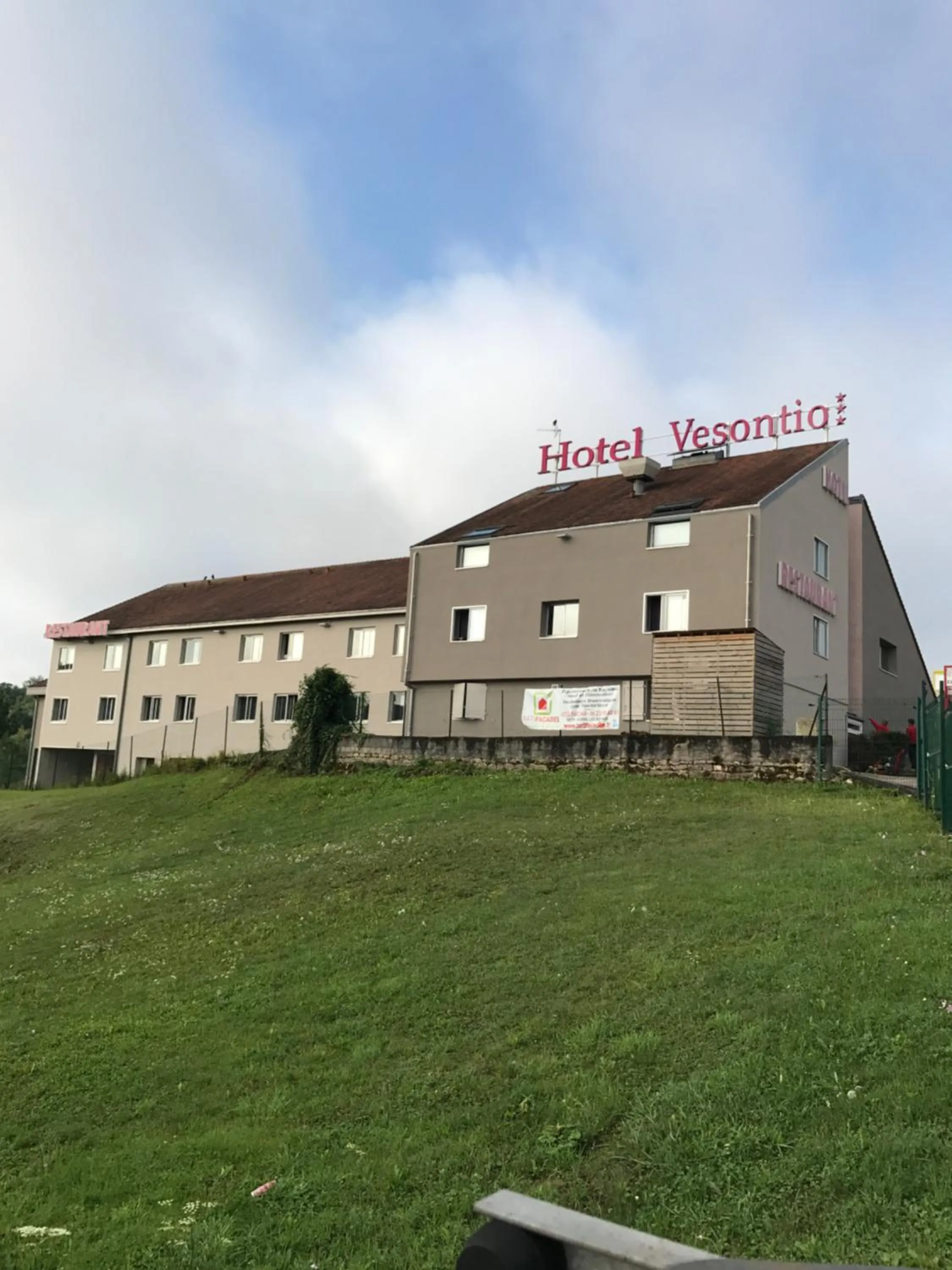 Property building in Hotel Restaurant Vesontio