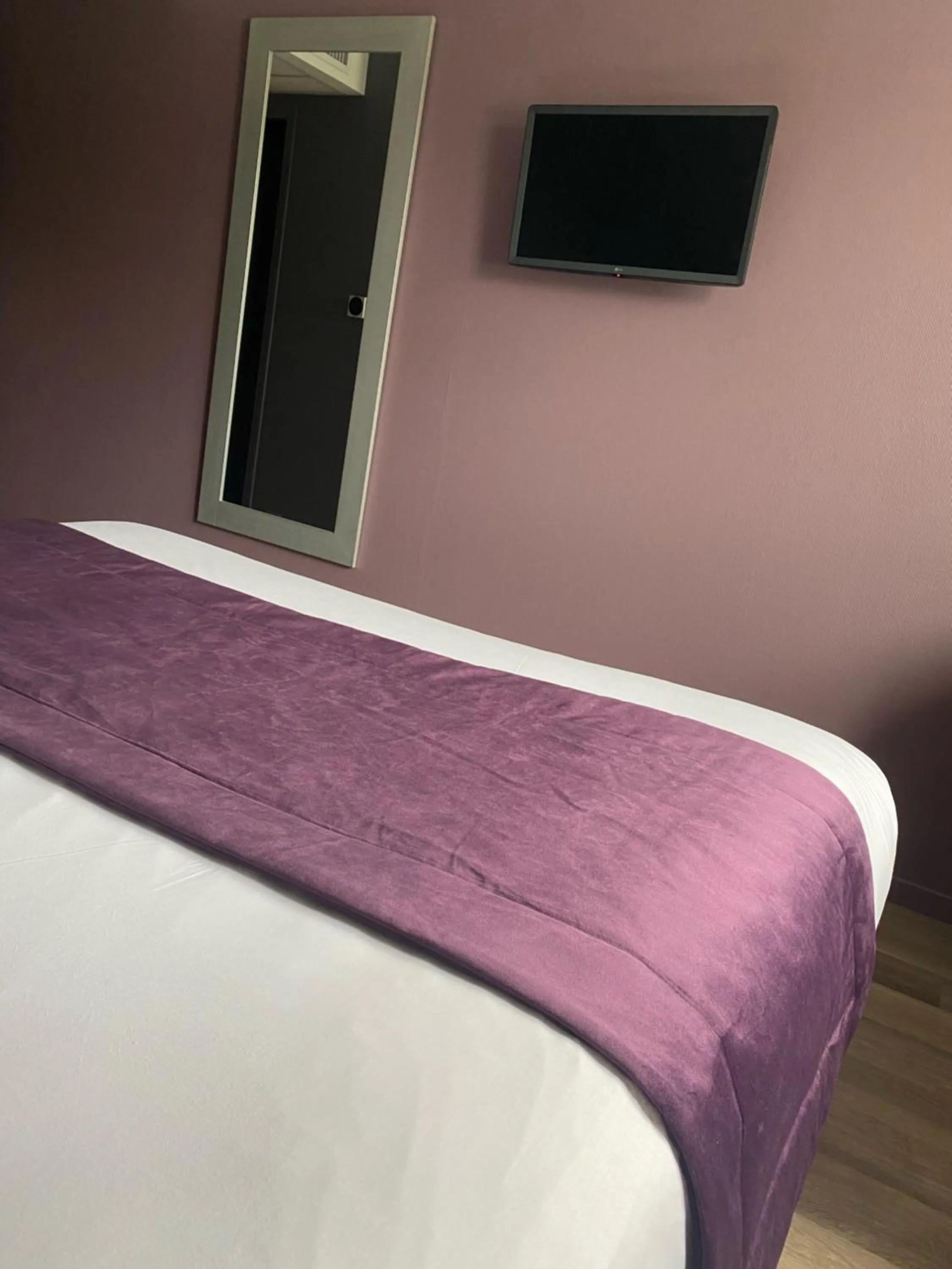 Bed in Hotel Restaurant Vesontio