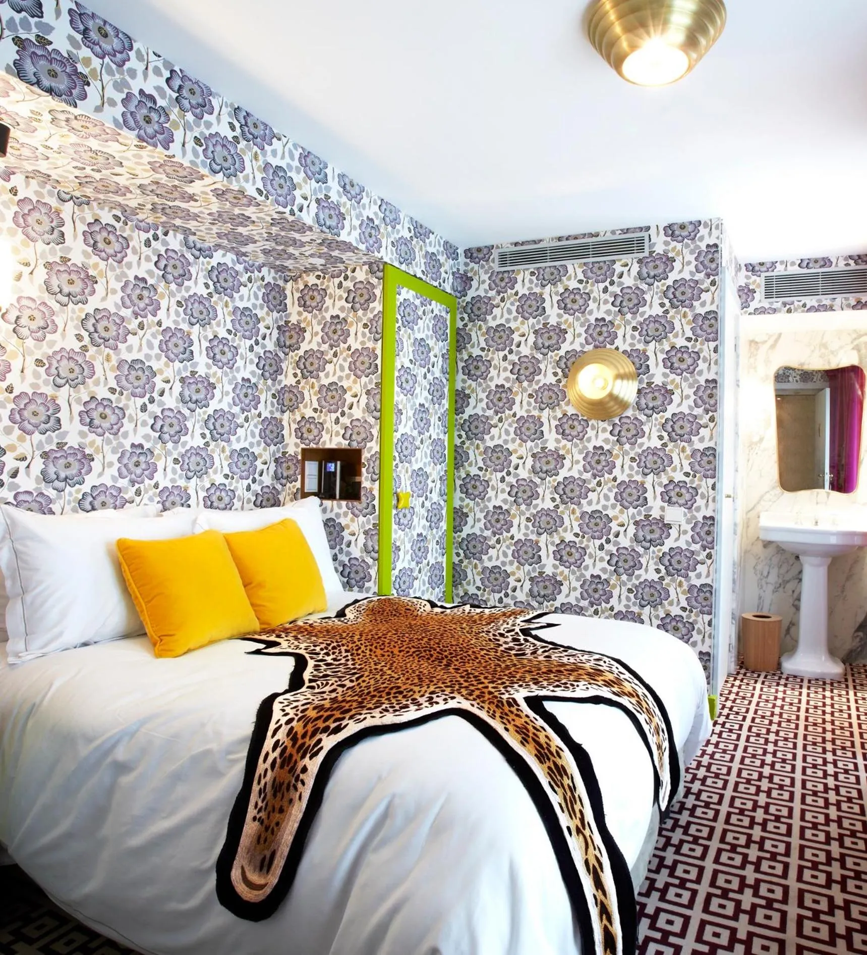 Photo of the whole room, Bed in Hôtel Thoumieux
