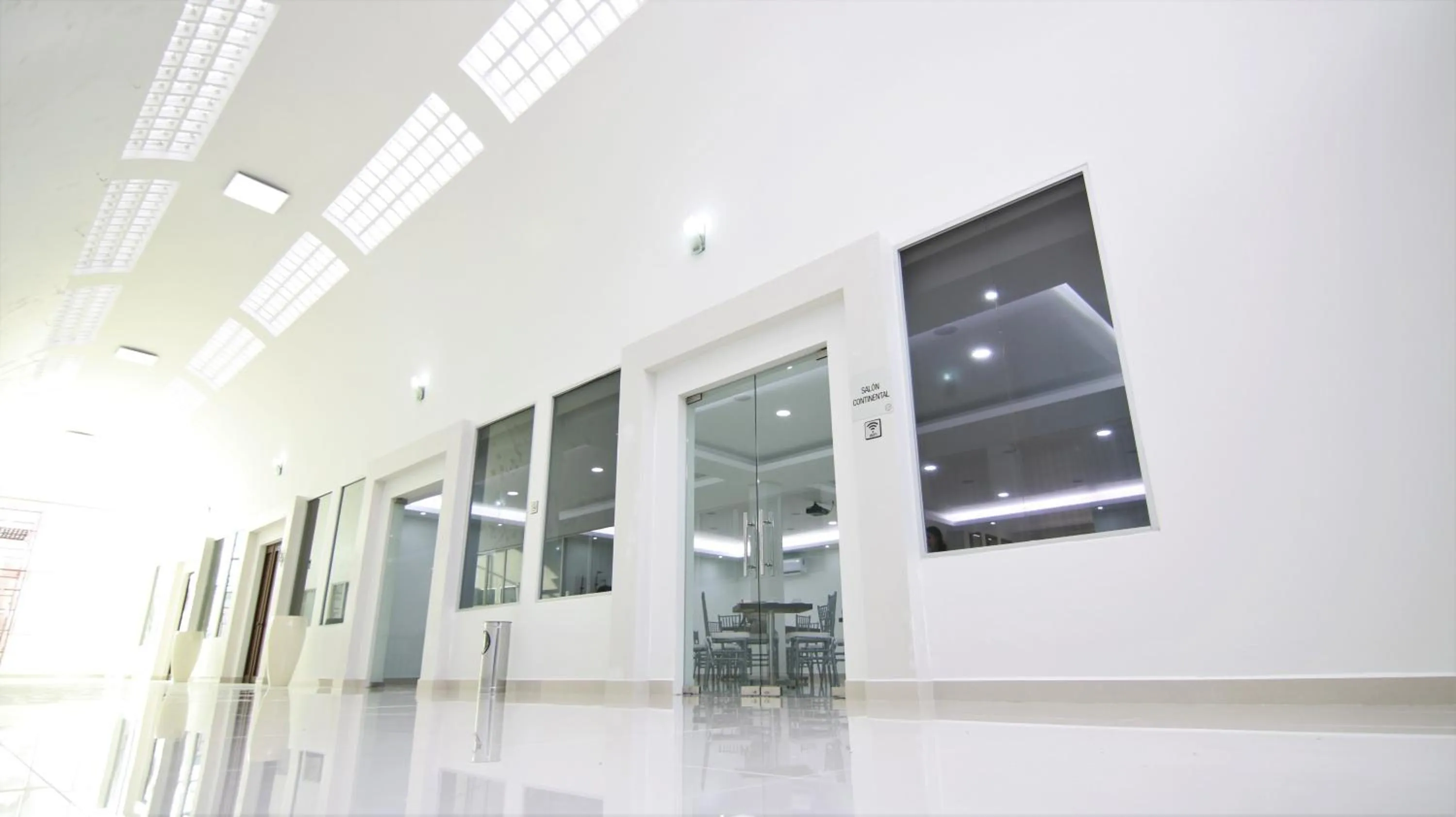 Area and facilities in Hotel Fray Junipero Serra