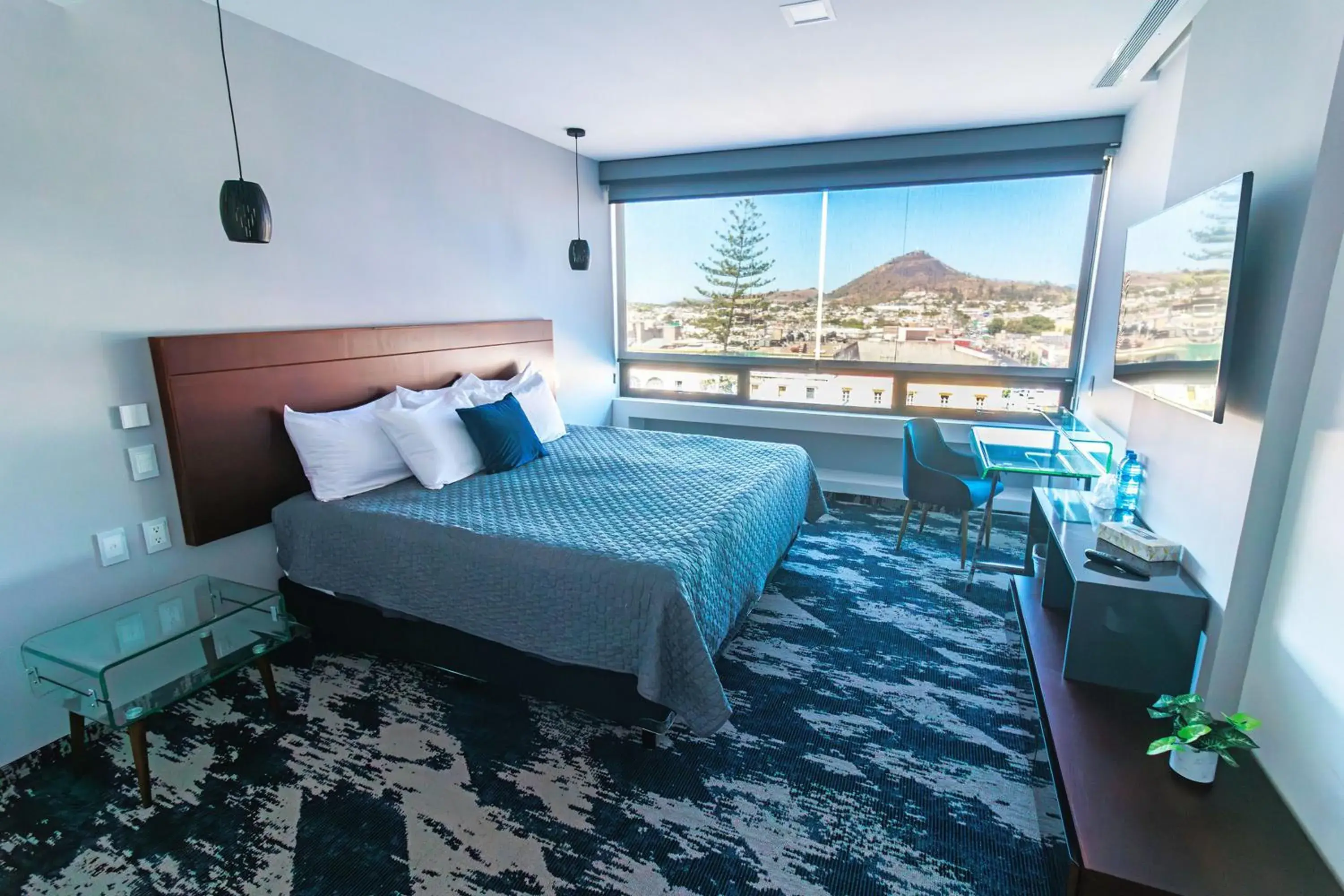 Superior King Room - single occupancy in Hotel Fray Junipero Serra Superior King Room - single occupancy in Hotel Fray Junipero Serra