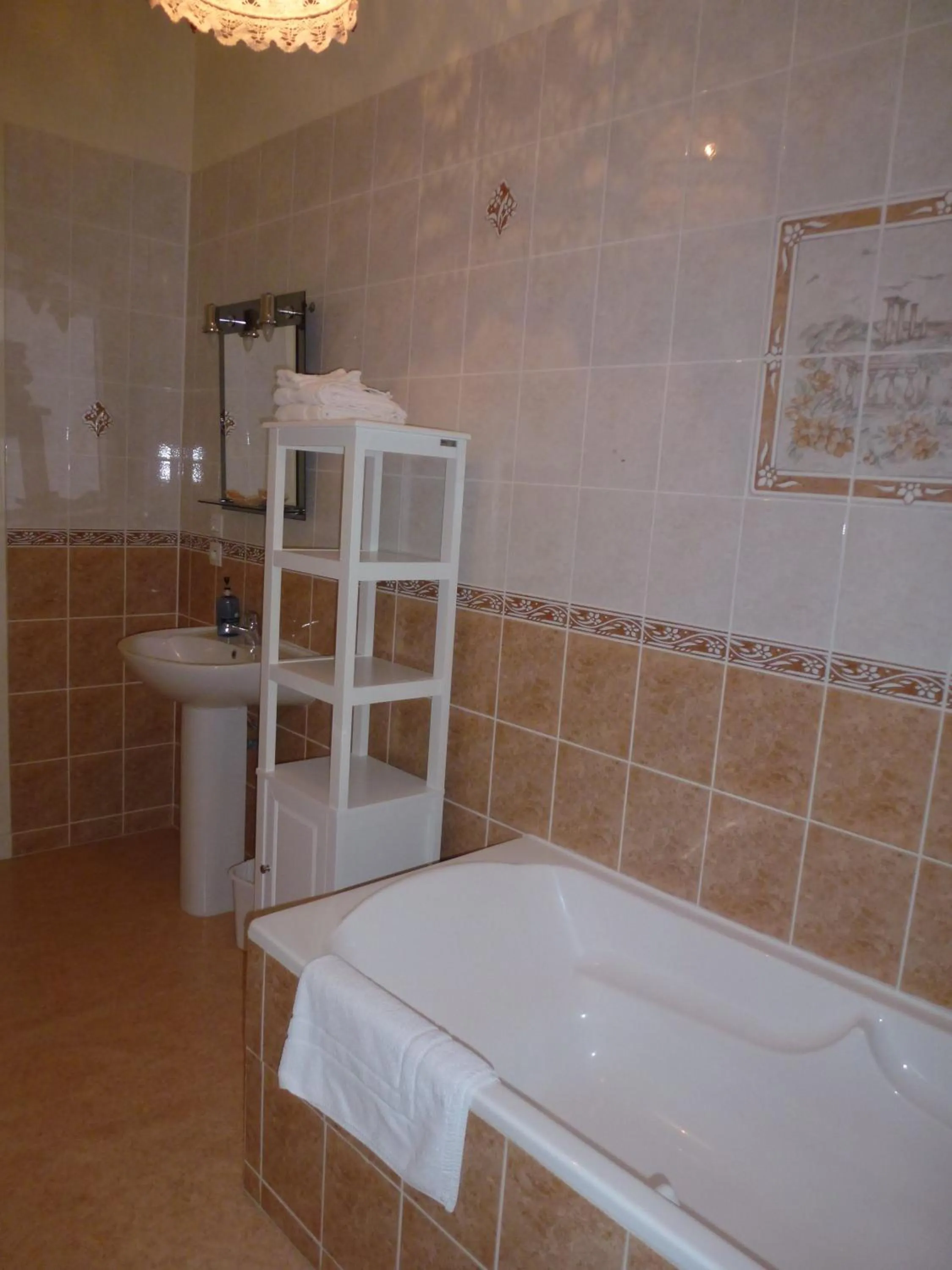 Bathroom in Le Logis de Faugerit