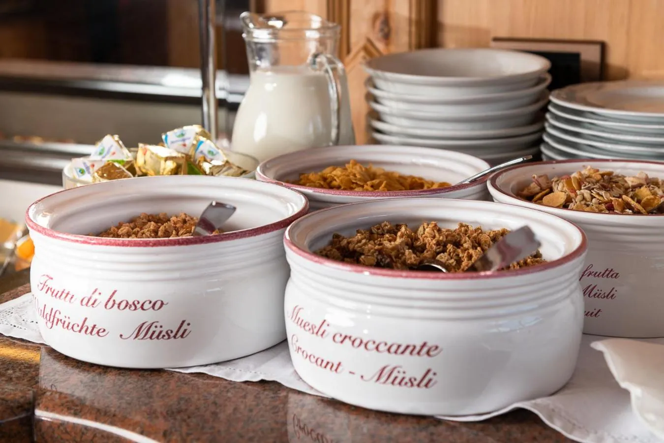 Buffet breakfast in Hotel Garni Soreie