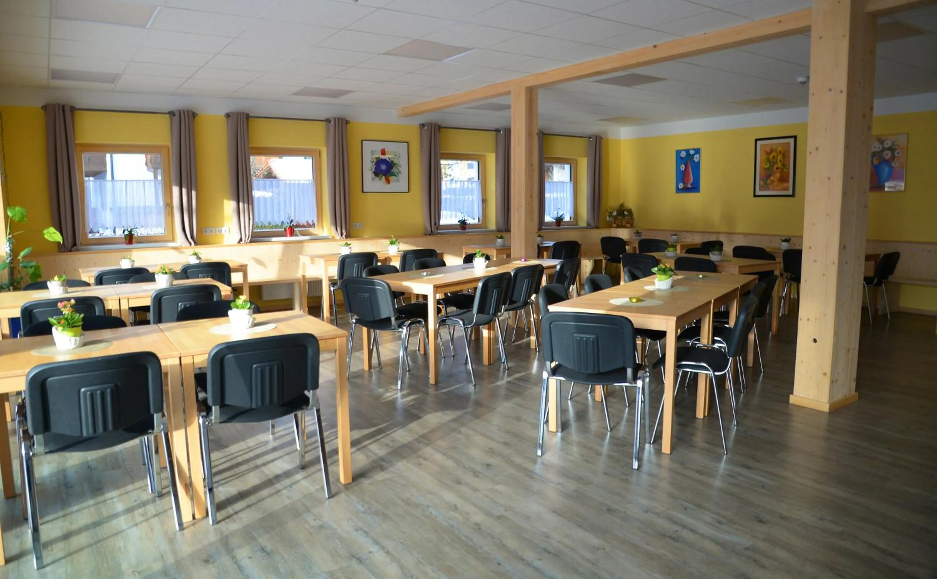 Communal lounge/ TV room in Rote Villa Füssen