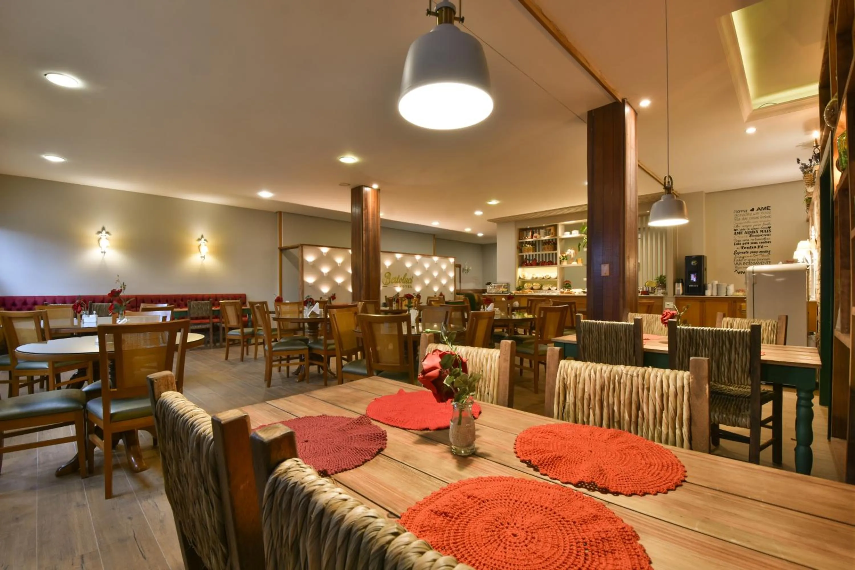 Restaurant/places to eat in Hotel Bertoluci