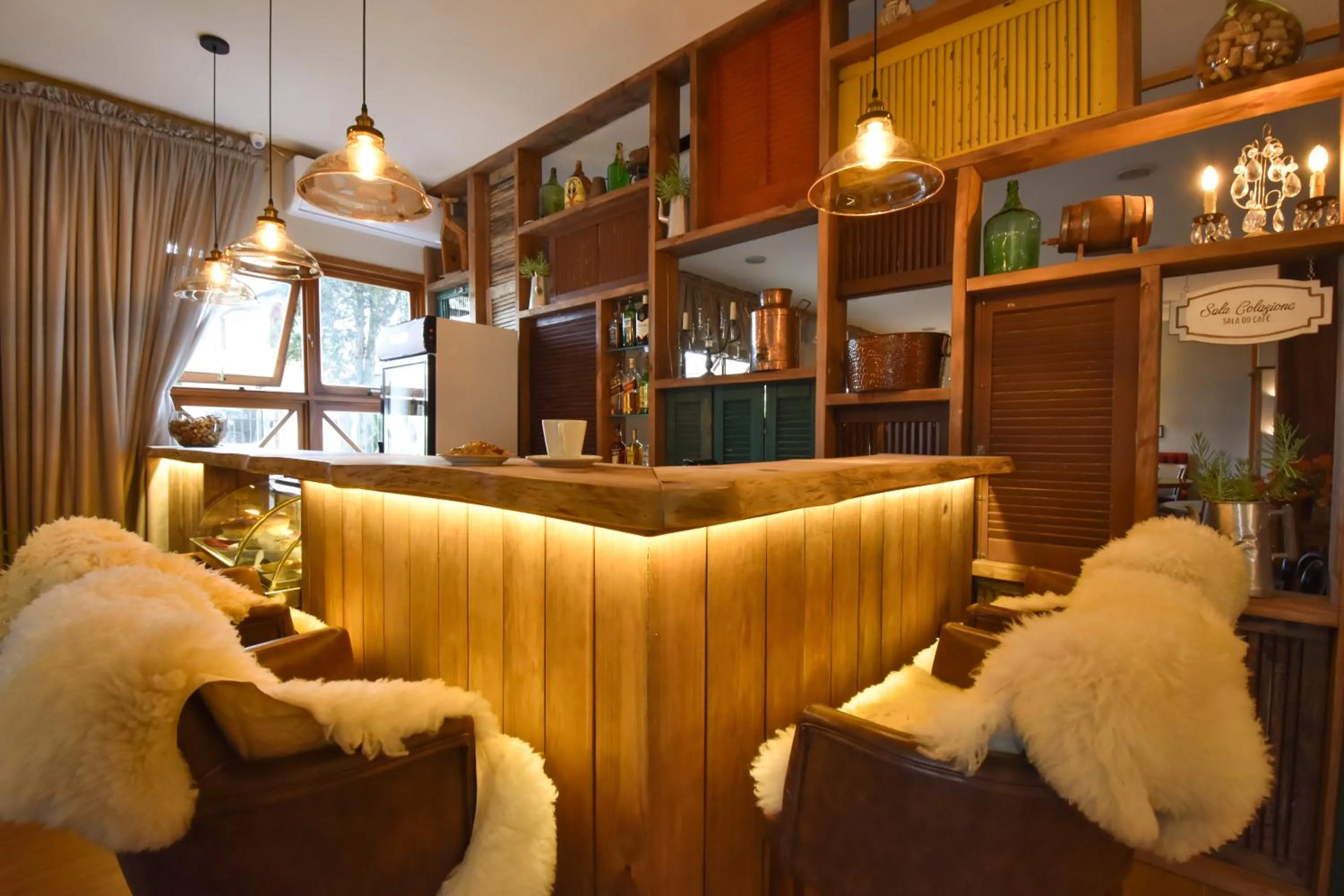 Lounge or bar in Hotel Bertoluci