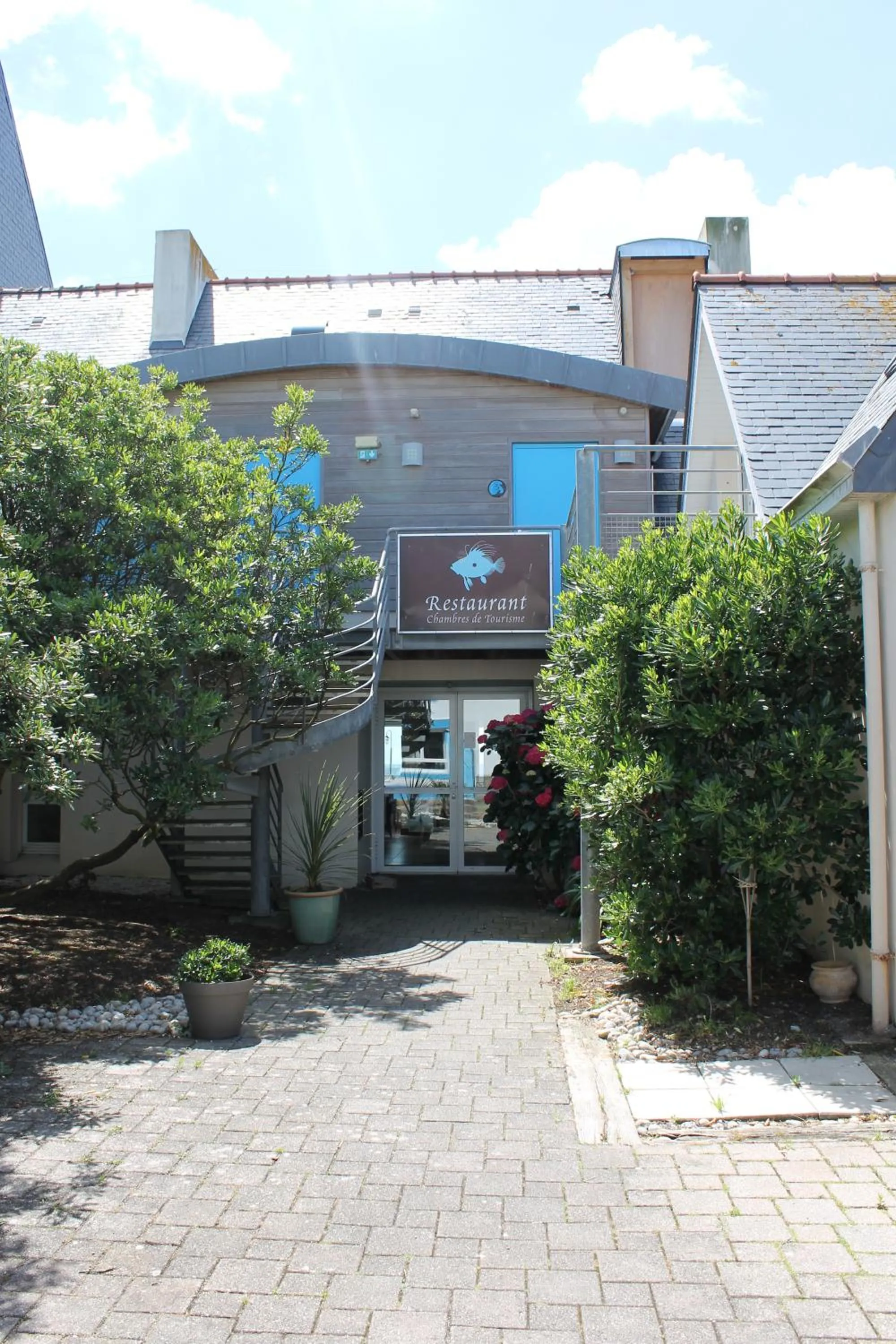 Facade/entrance in Le Poisson d'Avril