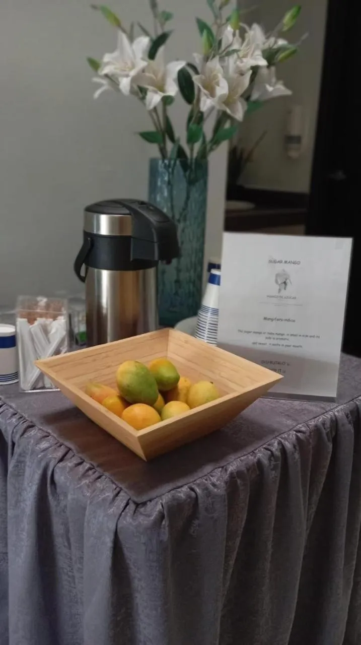 Coffee/tea facilities in hgo hotel