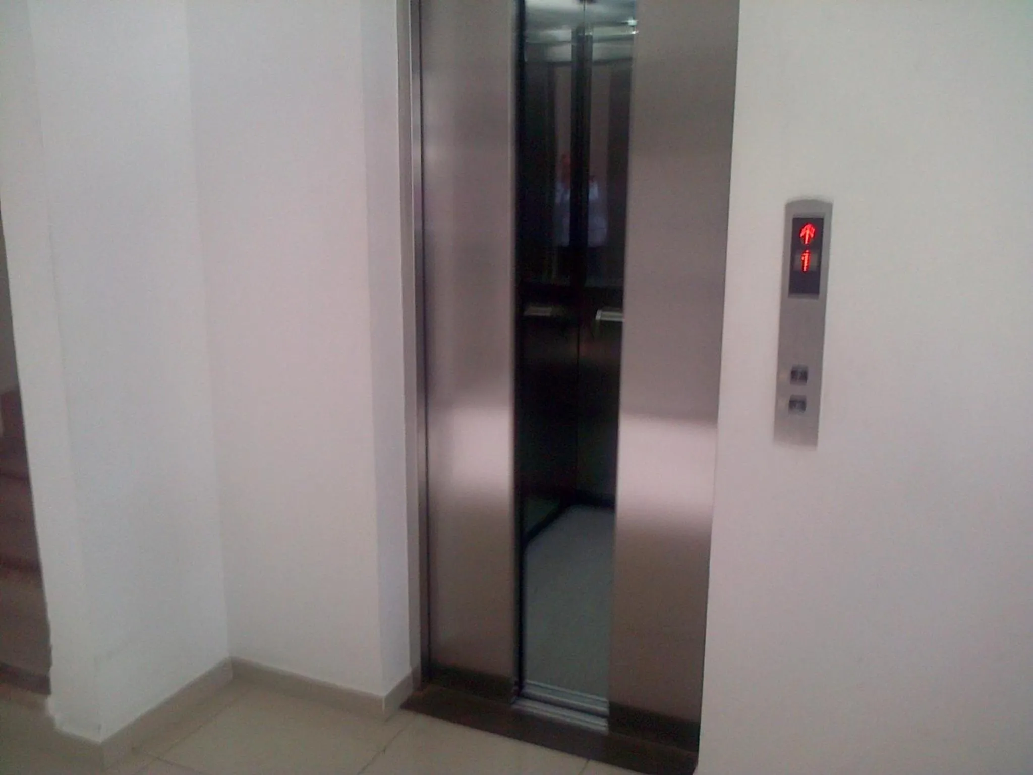 elevator in hgo hotel