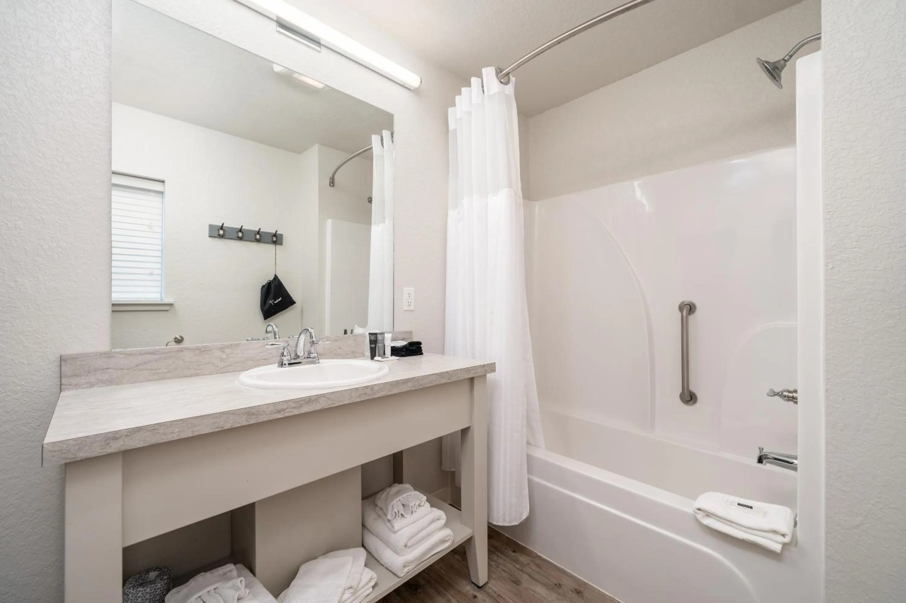 Bathroom in Best Court