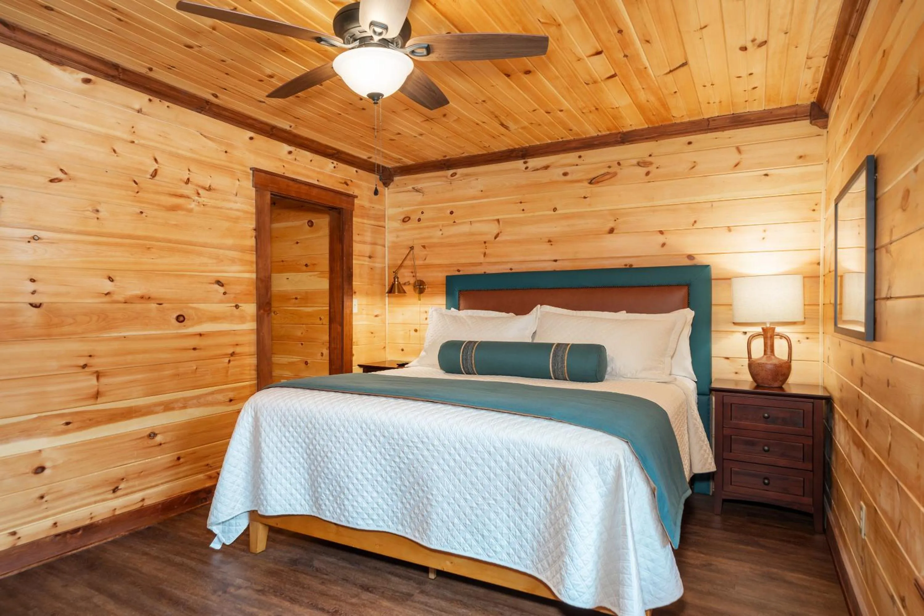 Bedroom, Bed in Best Court