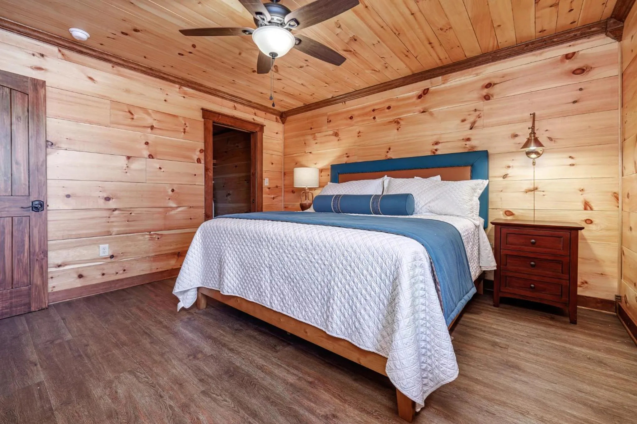 Bedroom, Bed in Best Court