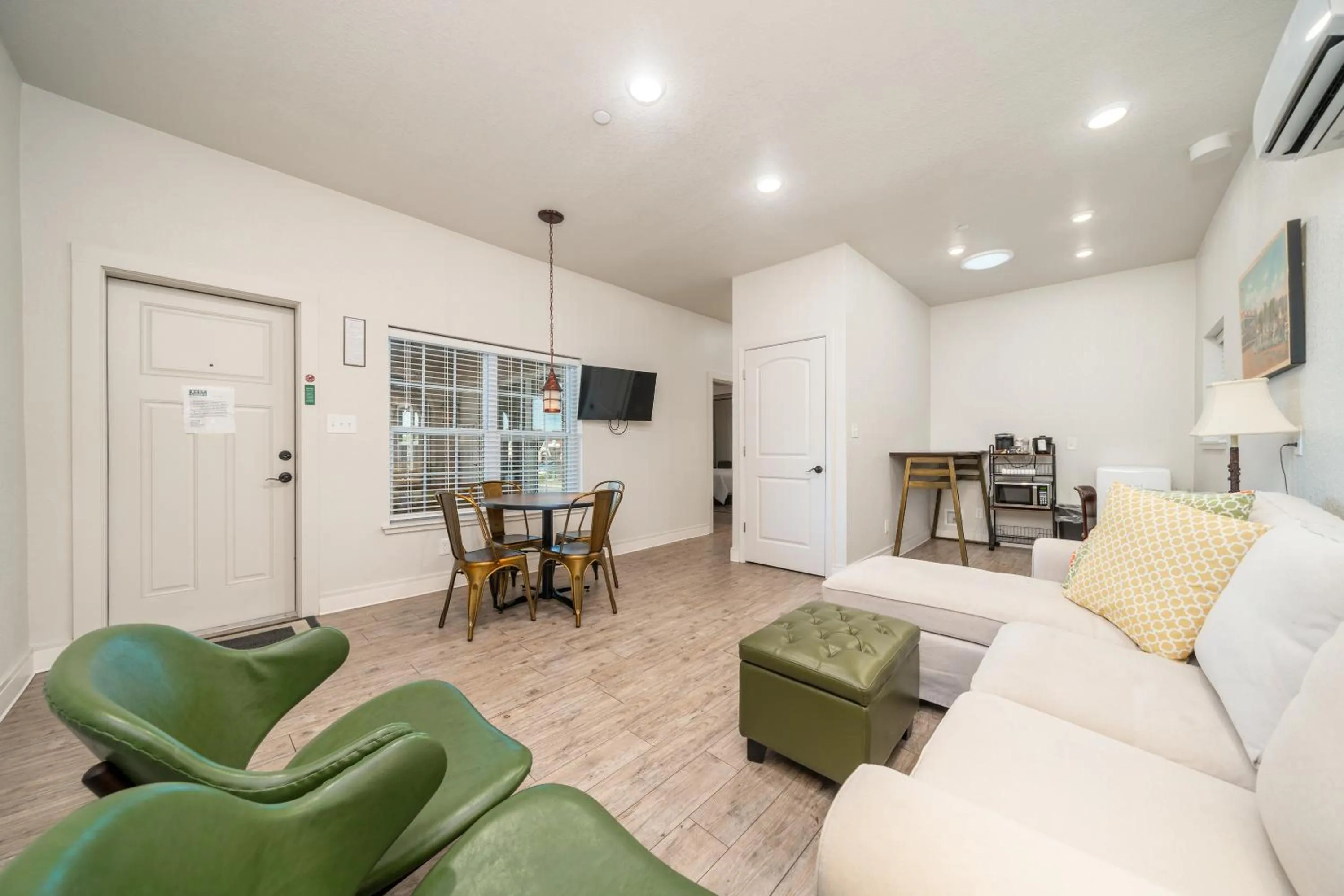 Living room in Best Court