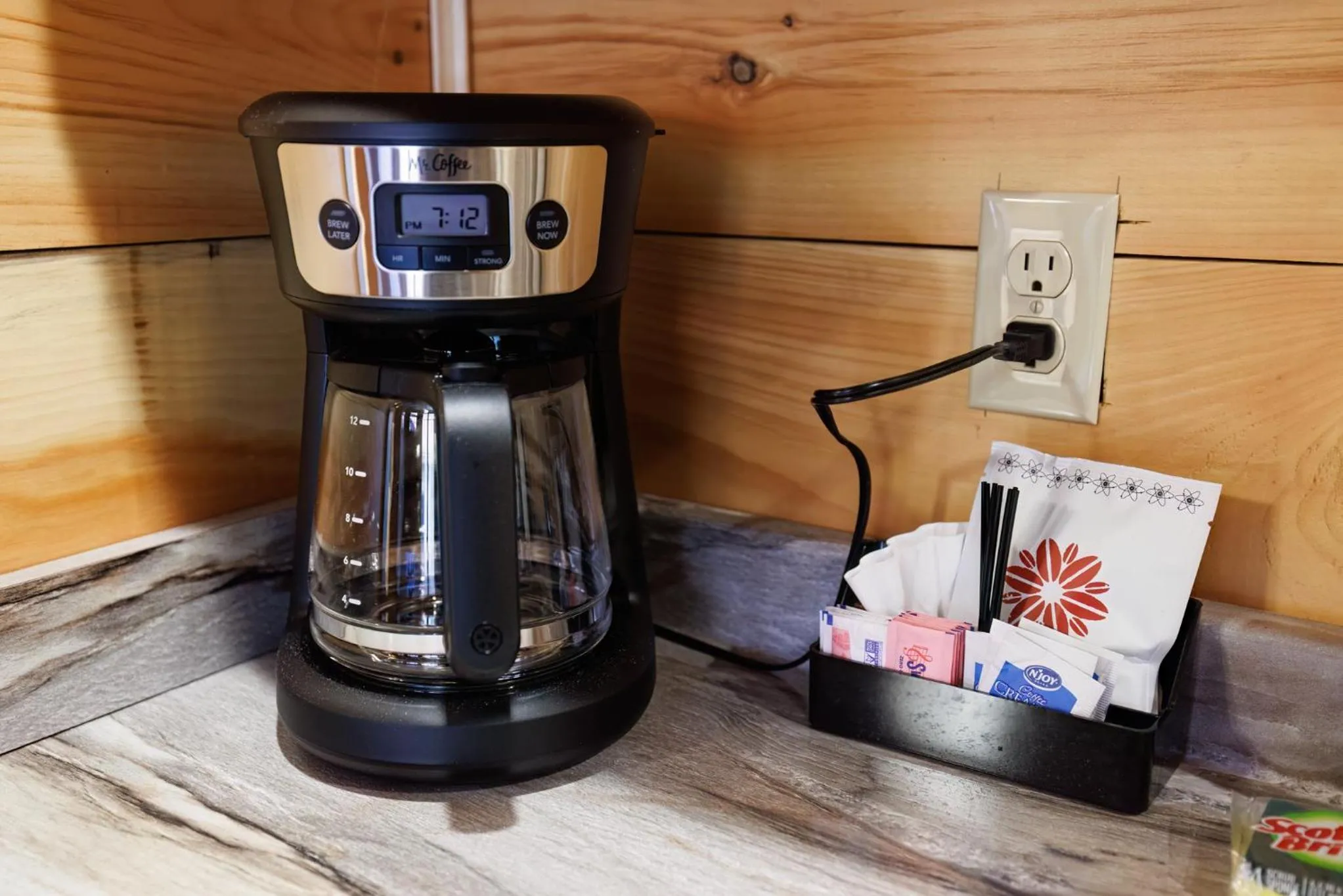 Coffee/tea facilities in Best Court