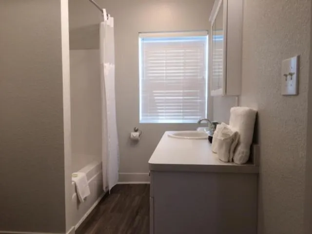 Bathroom in Best Court