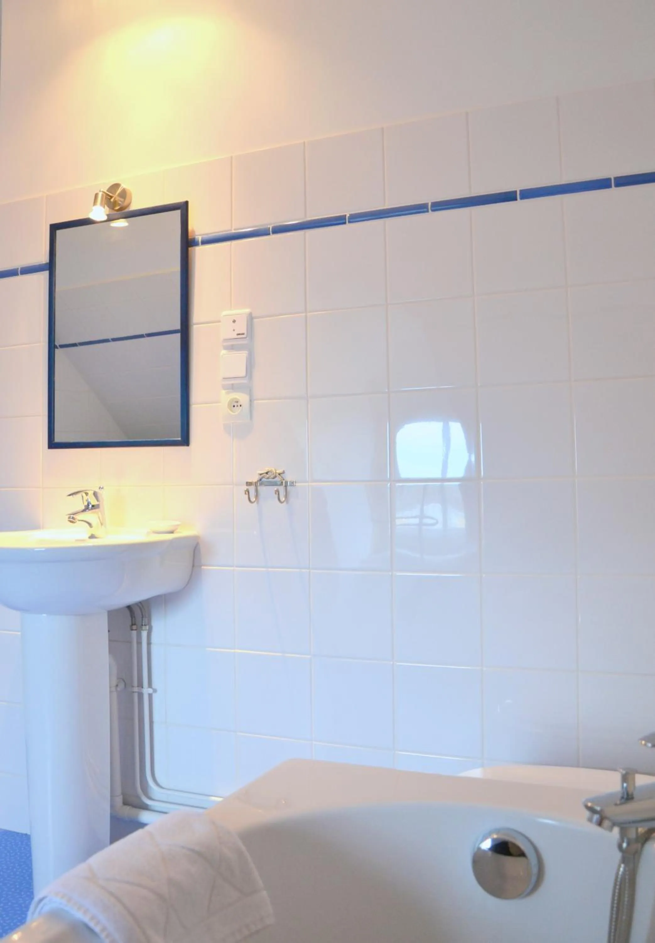 Bathroom, Bed in Clos de Bellefontaine B&B