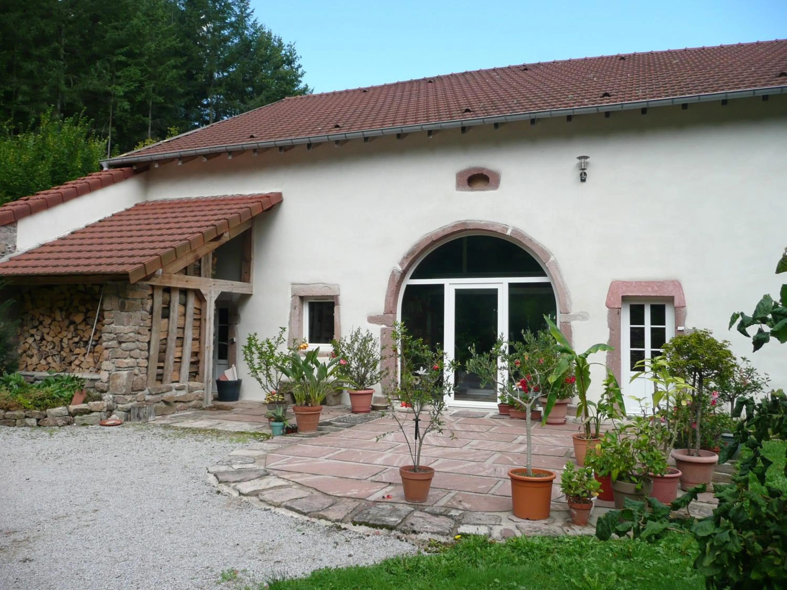 Facade/entrance in Au Palton