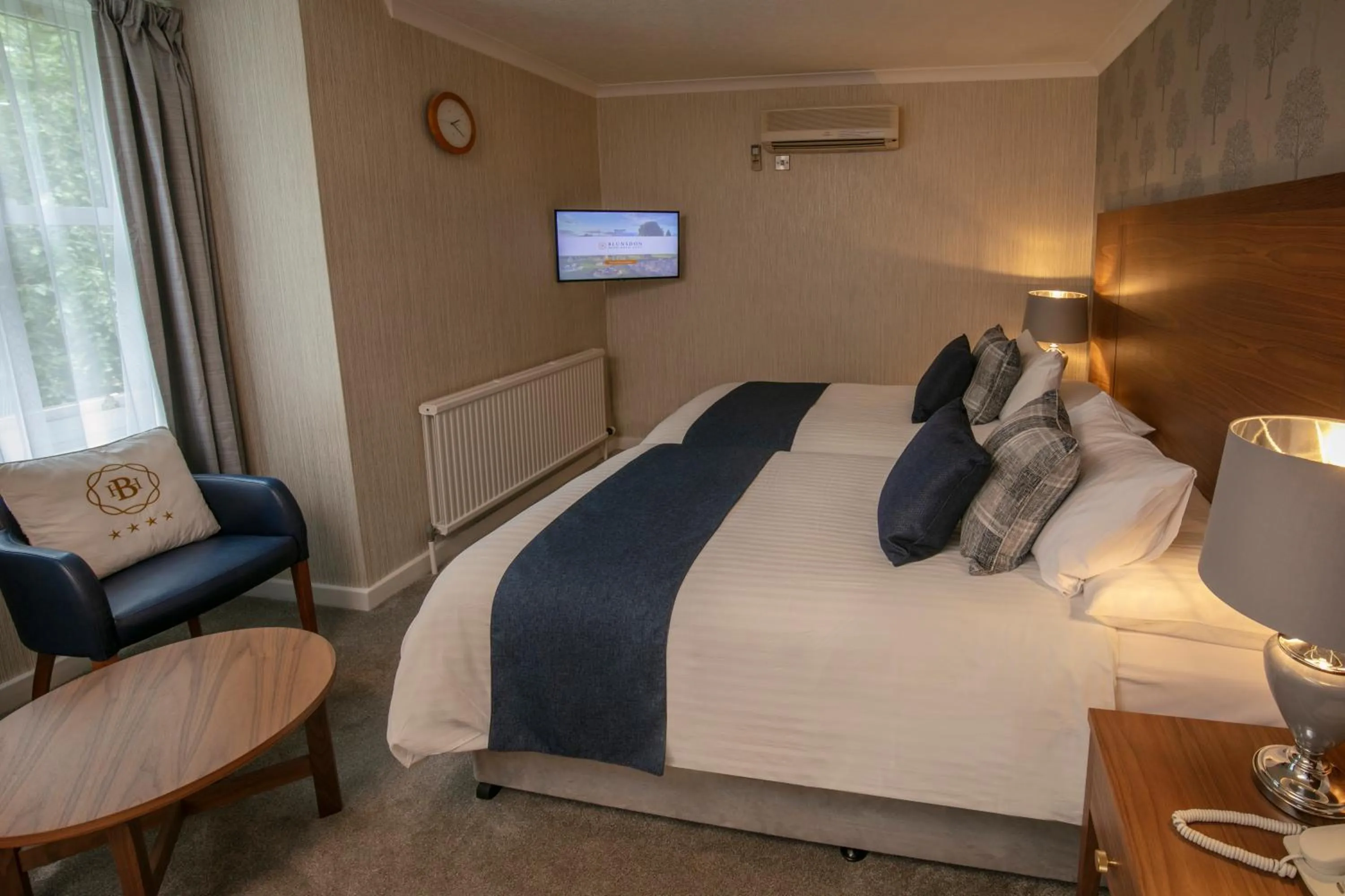 Bedroom, Bed in Swindon Blunsdon House Hotel, BW Premier Collection