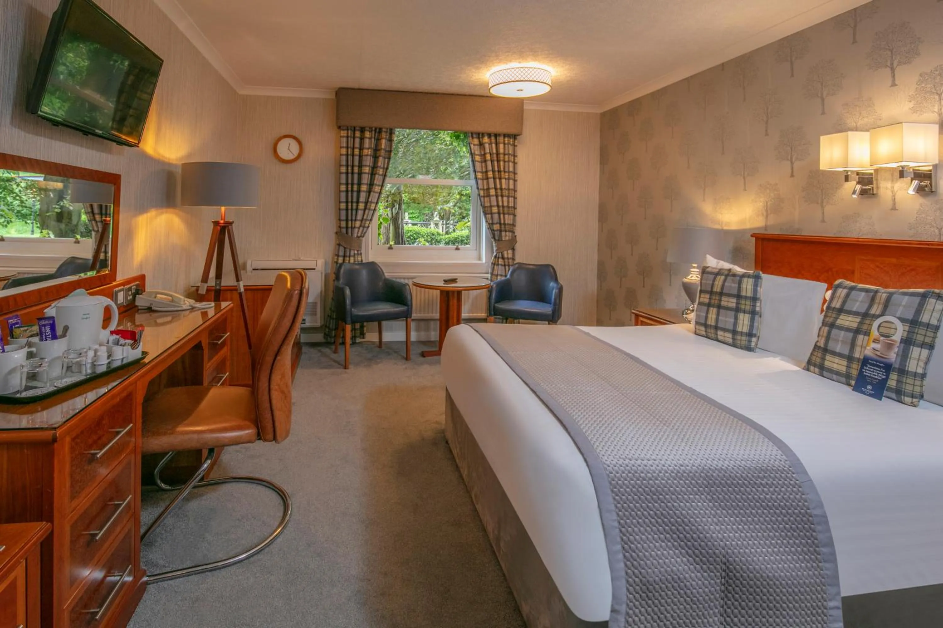 Bedroom, Bed in Swindon Blunsdon House Hotel, BW Premier Collection