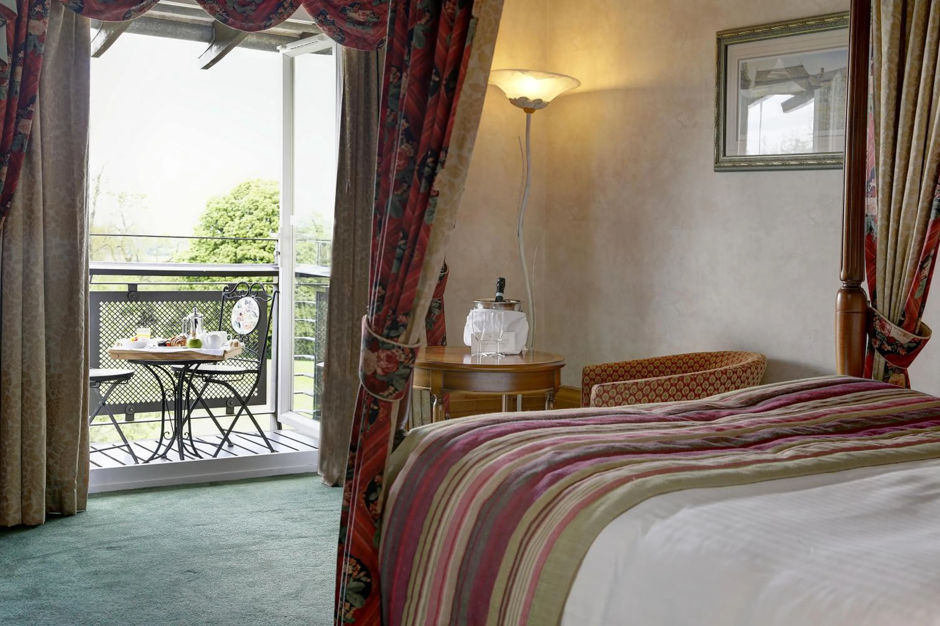 Patio, Bed in Swindon Blunsdon House Hotel, BW Premier Collection