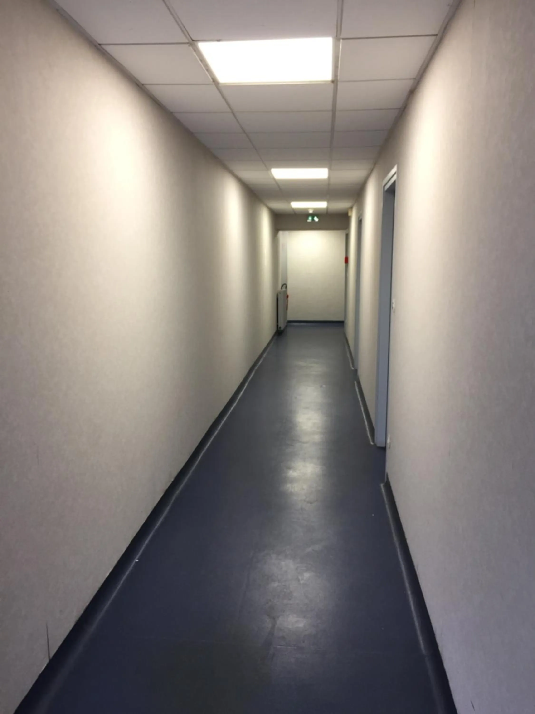 Property building in Hôtel De La Mare -restaurant pour les clients sur réservation