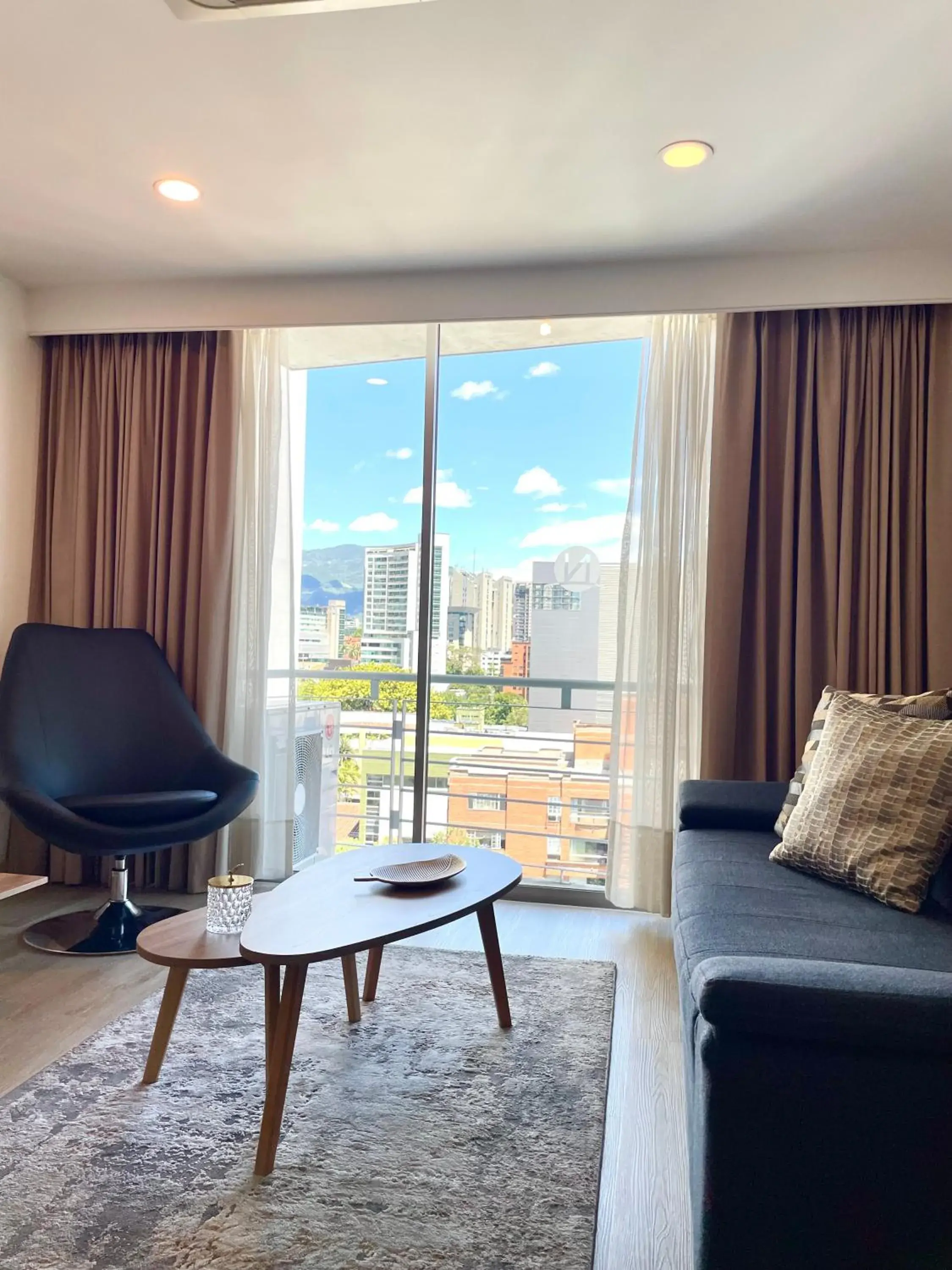 Deluxe Suite - single occupancy in Novelty Suites Hotel - Oviedo Mall Deluxe Suite - single occupancy in Novelty Suites Hotel - Oviedo Mall