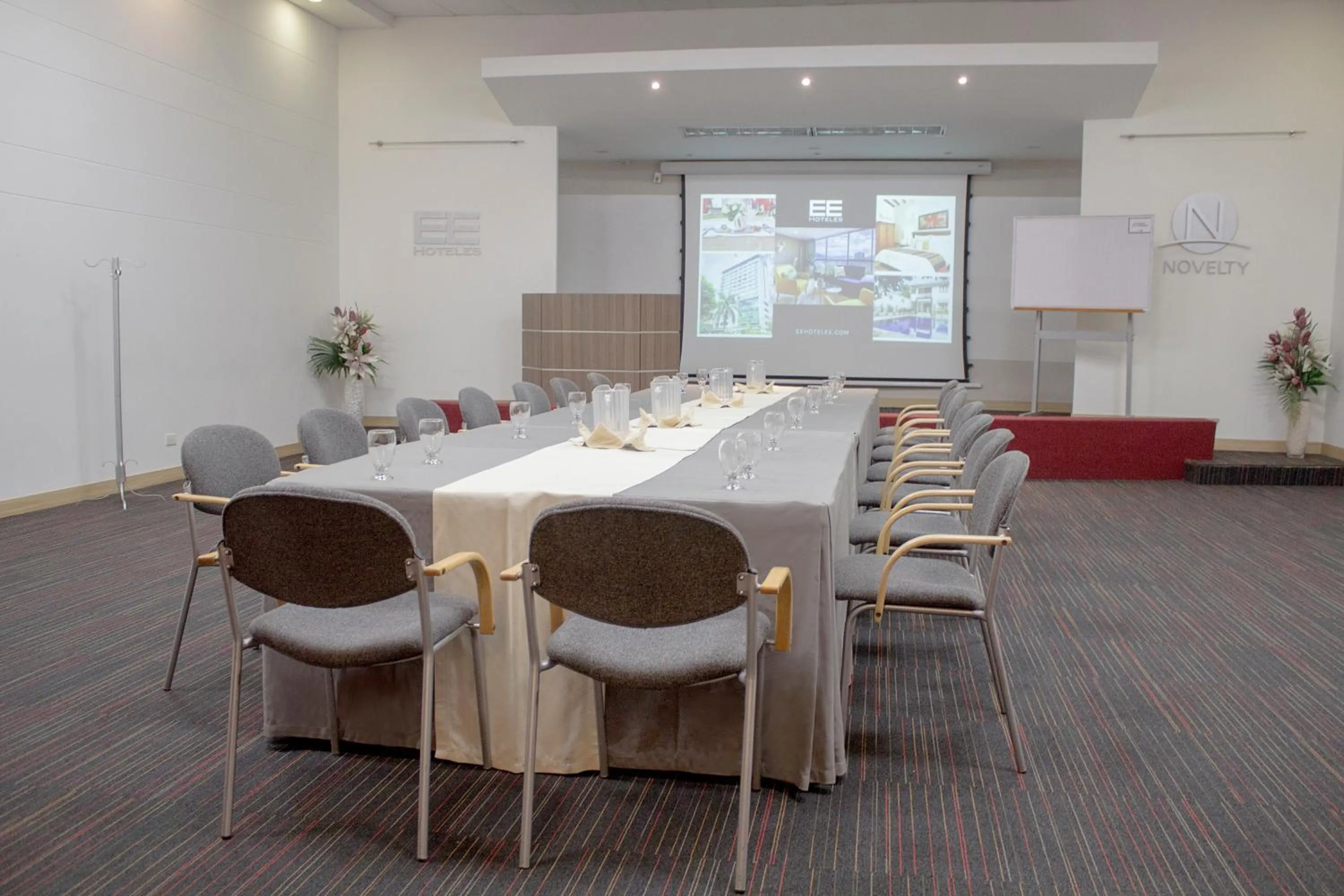 Meeting/conference room in Novelty Suites Hotel - Oviedo Mall